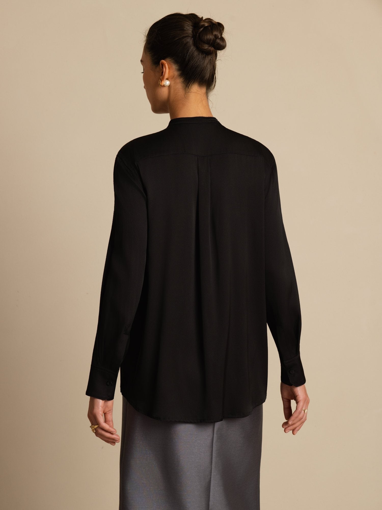 [Black] SilkSilky 19Momme Silk Long Sleeve Collar Blouse 002