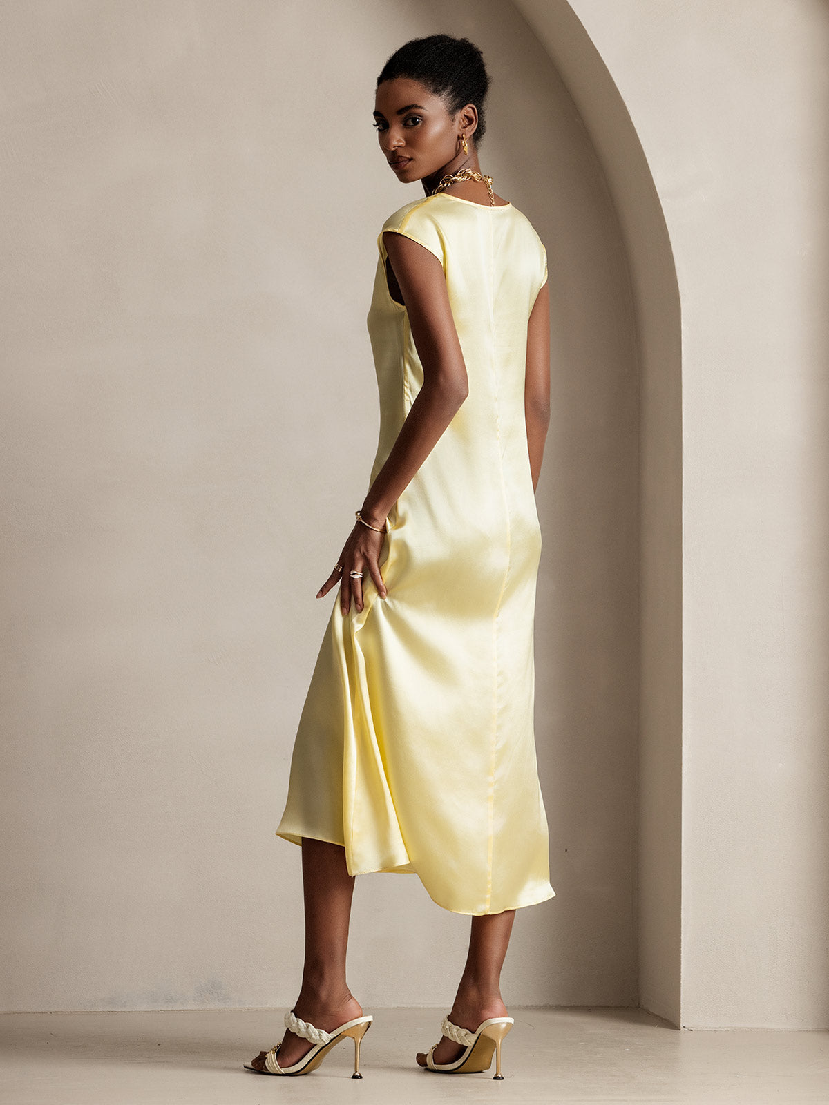 SilkSilky  19Momme Silk Sleeveless Round Neck Dress LightYellow 002