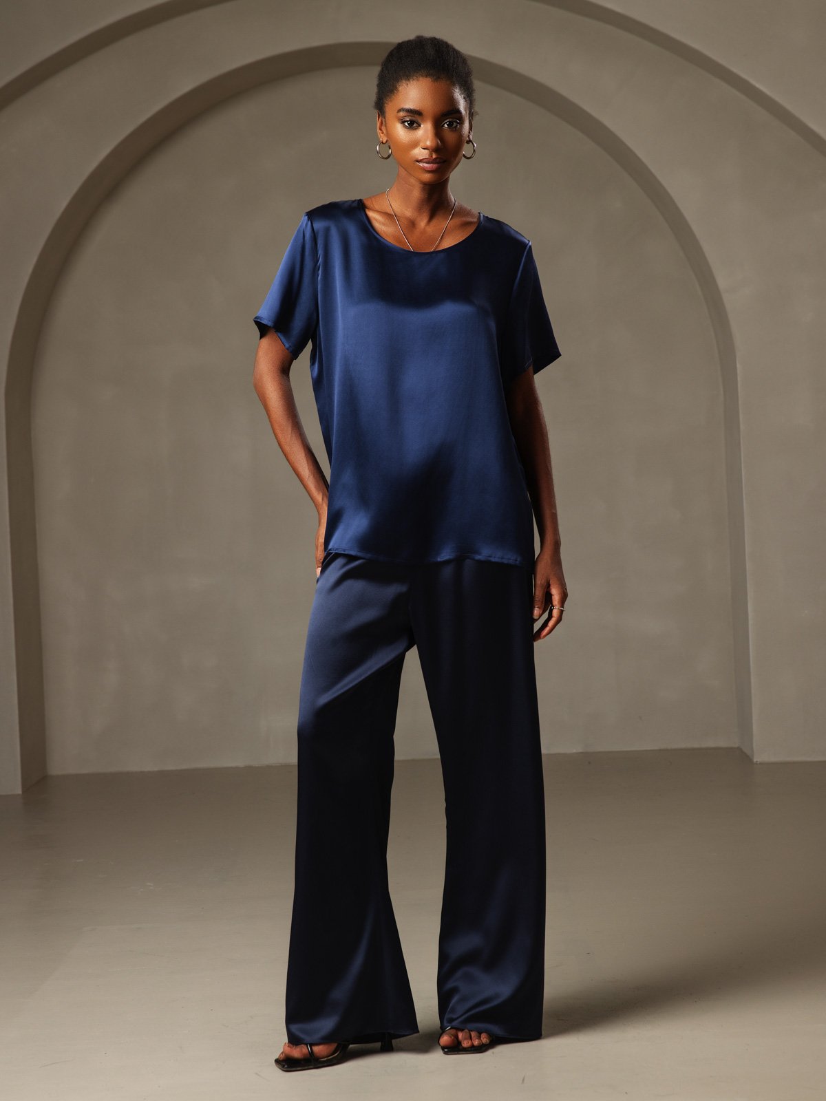 SilkSilky  Pure Silk Short Sleeve Round Neck Women's T-Shirt DarkBlue 005