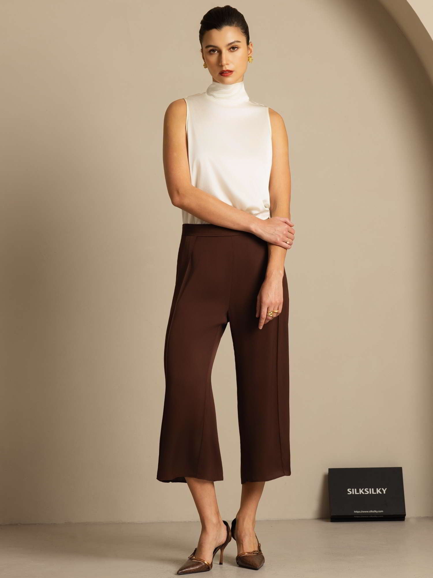 [Ivory] SilkSilky  19Momme Silk Sleeveless Tie Neck Blouse 006