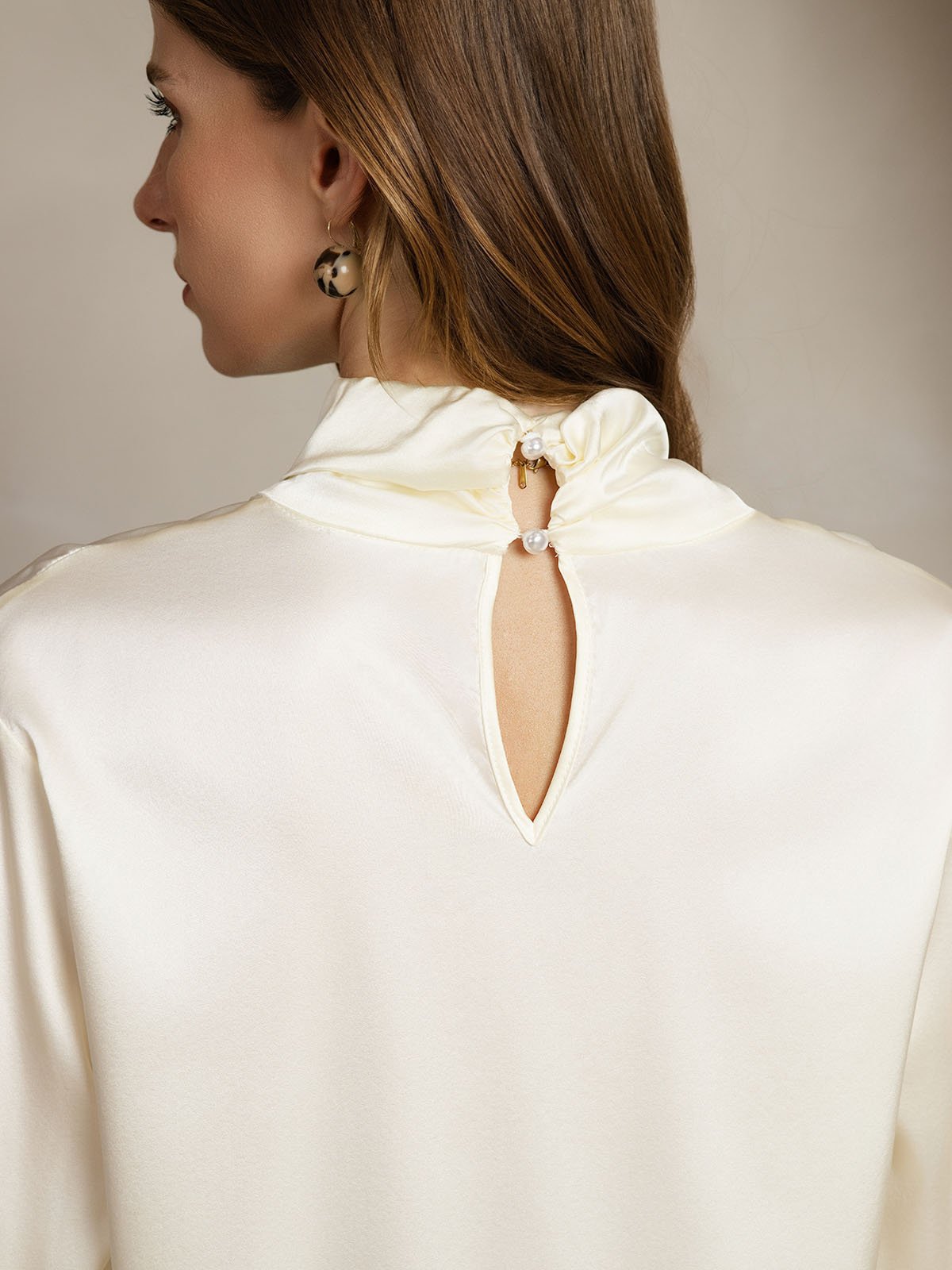[Ivory] SilkSilky 19Momme Silk Keyhole Neck Women's Shirt 006