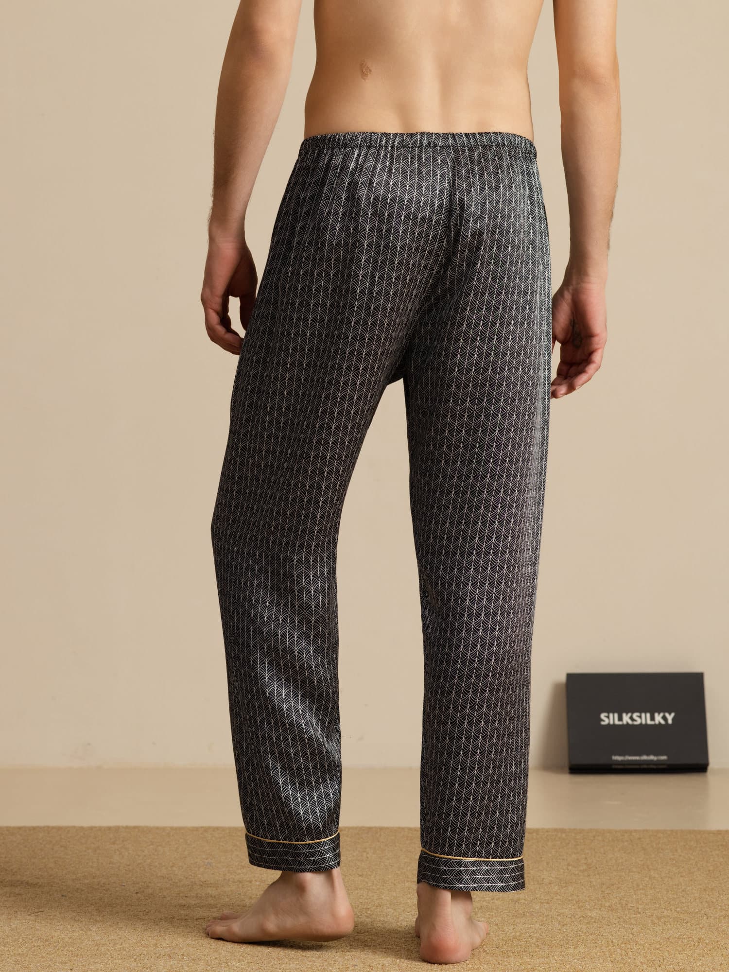 [Black Ginkgo] SilkSilky  Men's Sleep Shorts 002