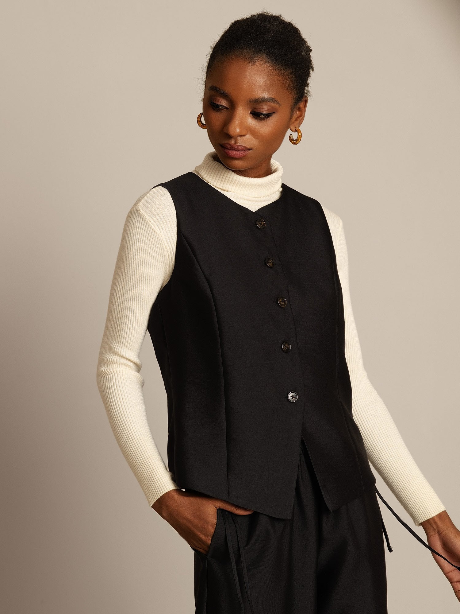 [Black] SilkSilky 32Momme Silk Womens Vest 005