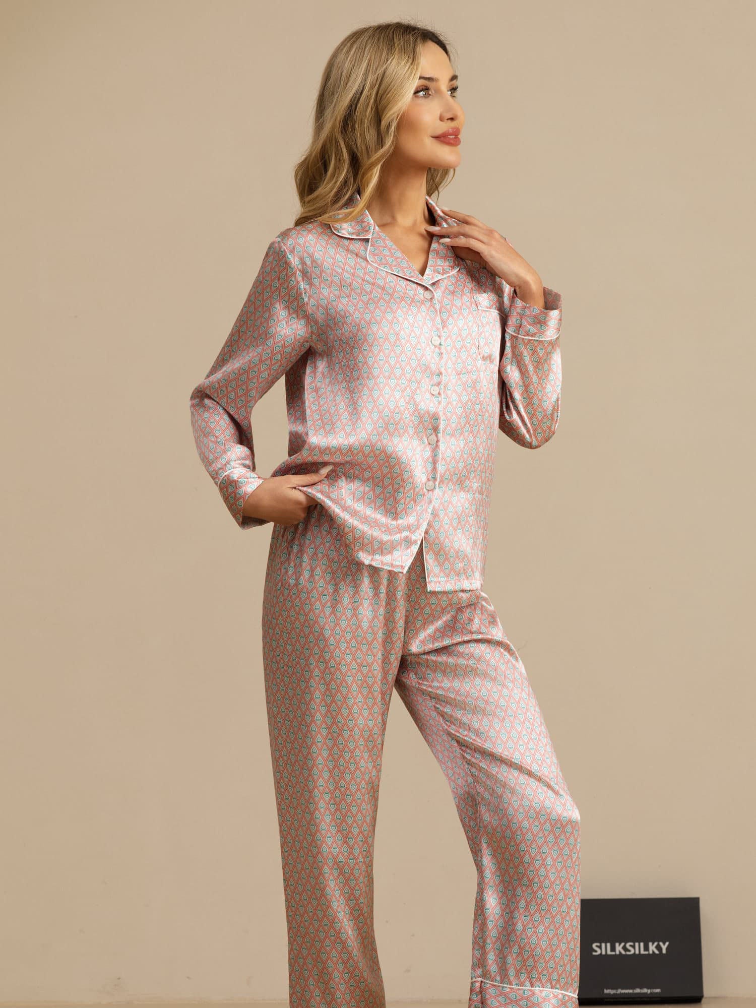 [Pink Heart Geo] SilkSilky  Long Sleeve Notch Collar Women's Pajamas 003