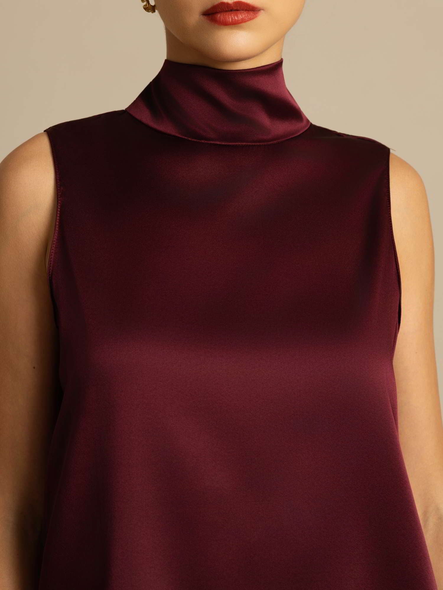 [Dark Red] SilkSilky  19Momme Silk Sleeveless Tie Neck Blouse 005