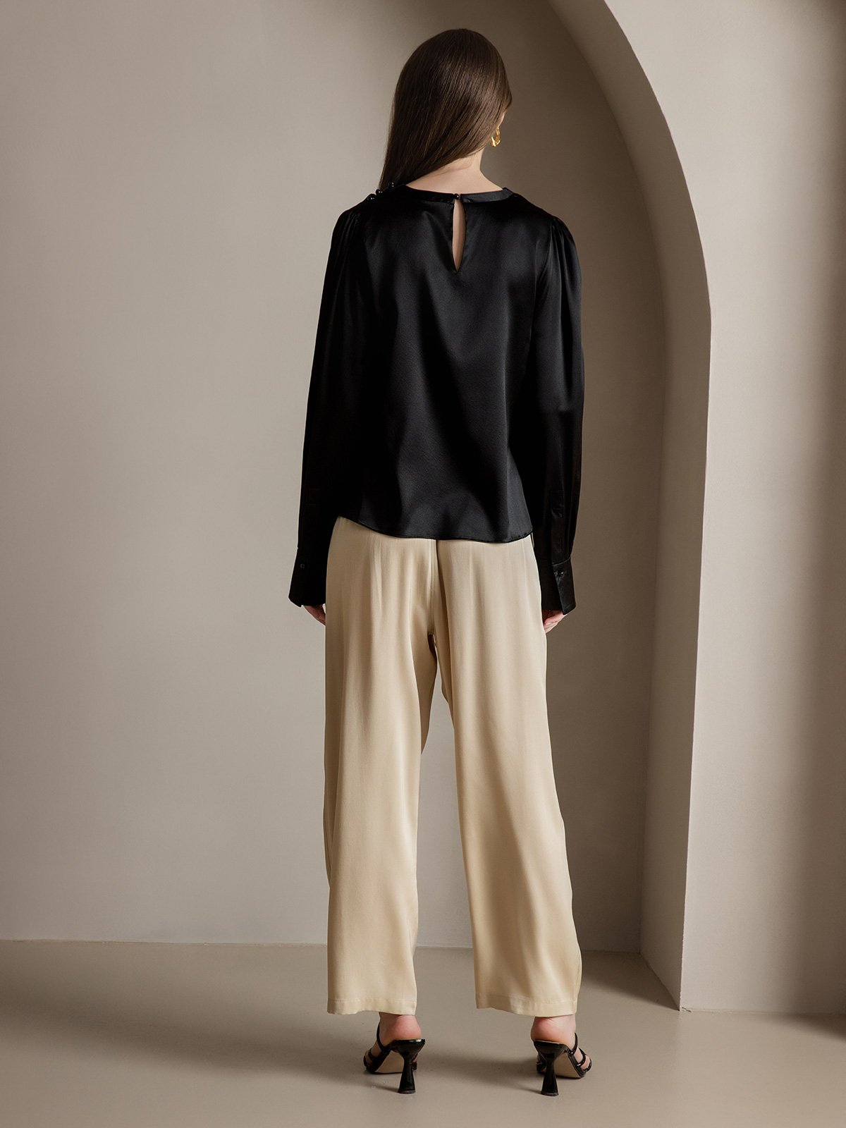 [Black] SilkSilky  19Momme Silk Boat Neck Women's Shirt 002