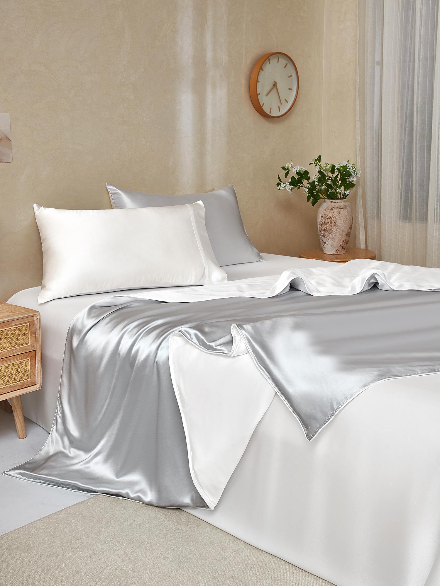 [LightGray+White] SilkSilky  19Momme Pure Silk Bedding Set 001,