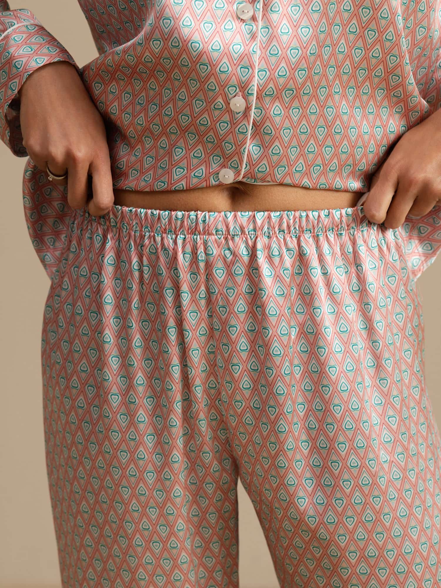 [Pink Heart Geo] SilkSilky  Long Sleeve Notch Collar Women's Pajamas 007