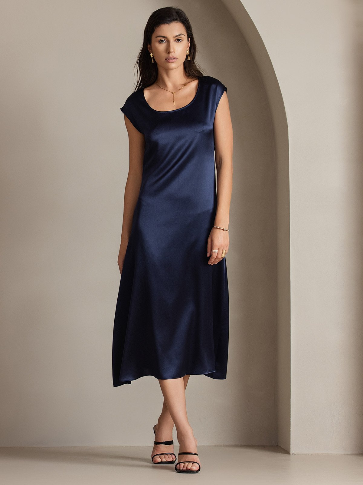 SilkSilky  19Momme Silk Blend Sleeveless Round Neck Dress DarkBlue 003