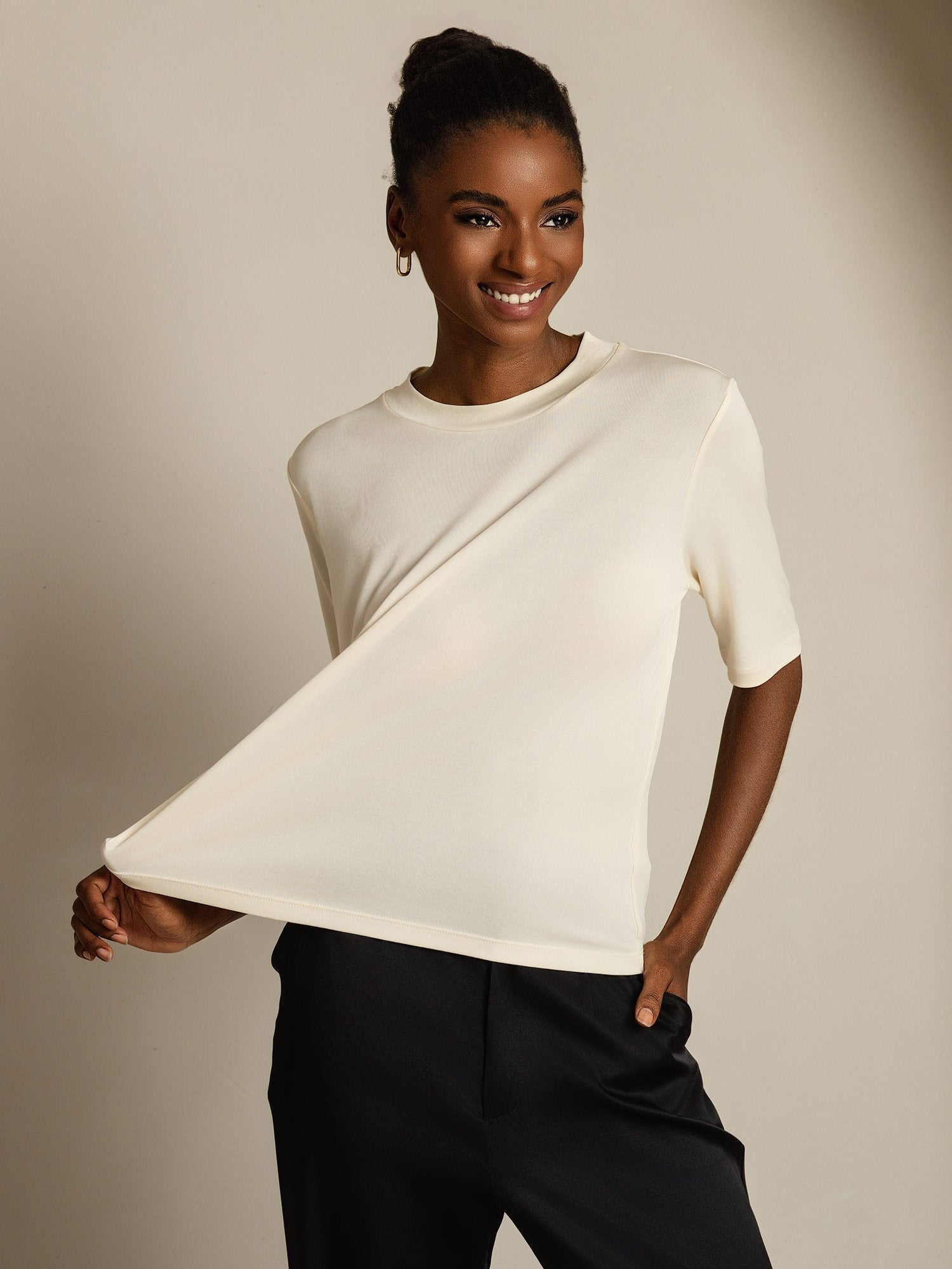 [Beige] SilkSilky  Pure Silk Round Neck Women's T-Shirt 001