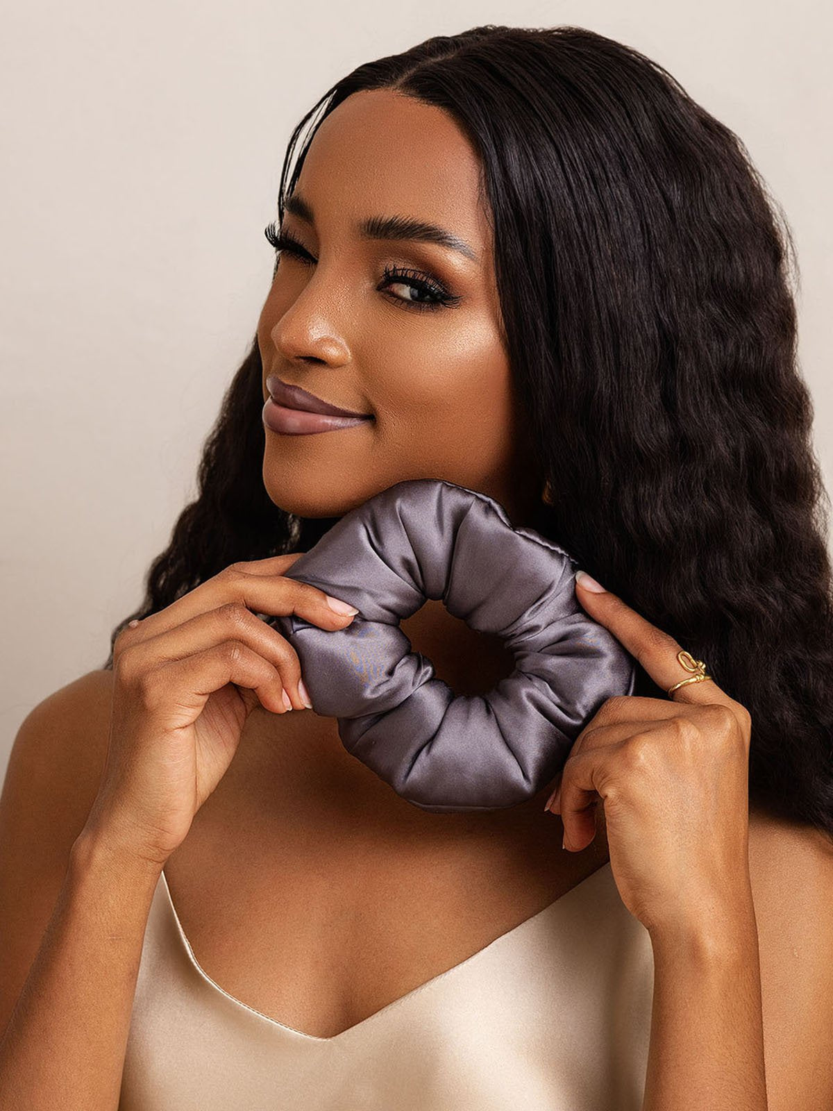 [Dark Gray] SilkSilky  Pure Silk Scrunchie 001