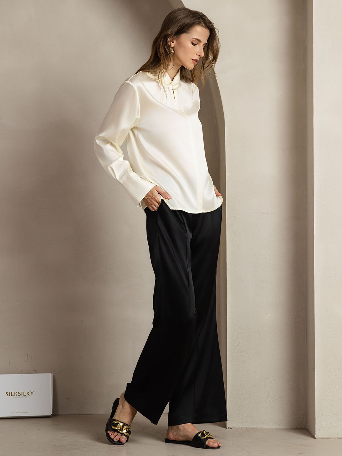 [Ivory] SilkSilky 19Momme Silk Keyhole Neck Women's Shirt 011
