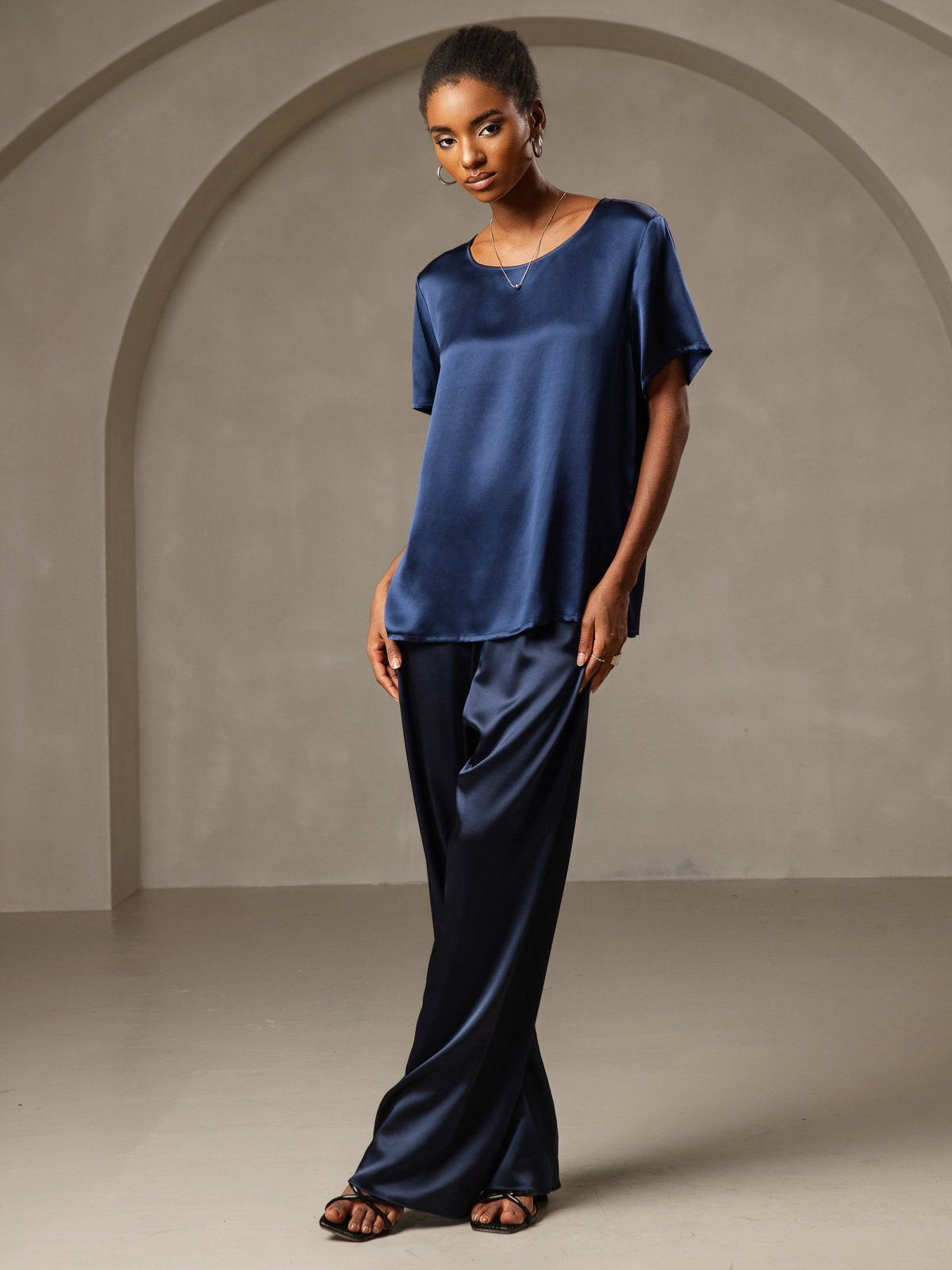 SilkSilky  Pure Silk Short Sleeve Round Neck Women's T-Shirt DarkBlue 006