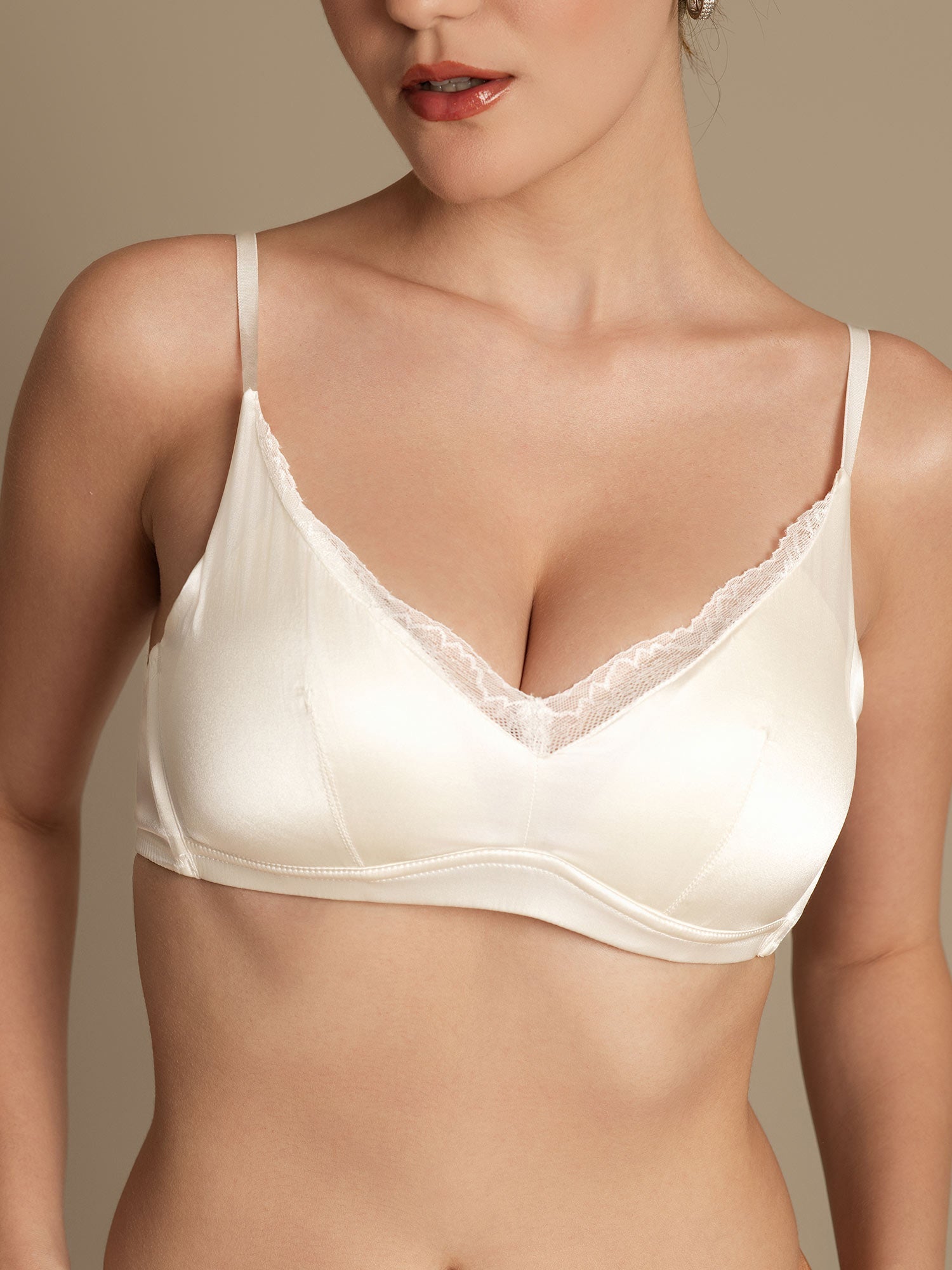 [White] SilkSilky  Pure Silk Bra 001,
