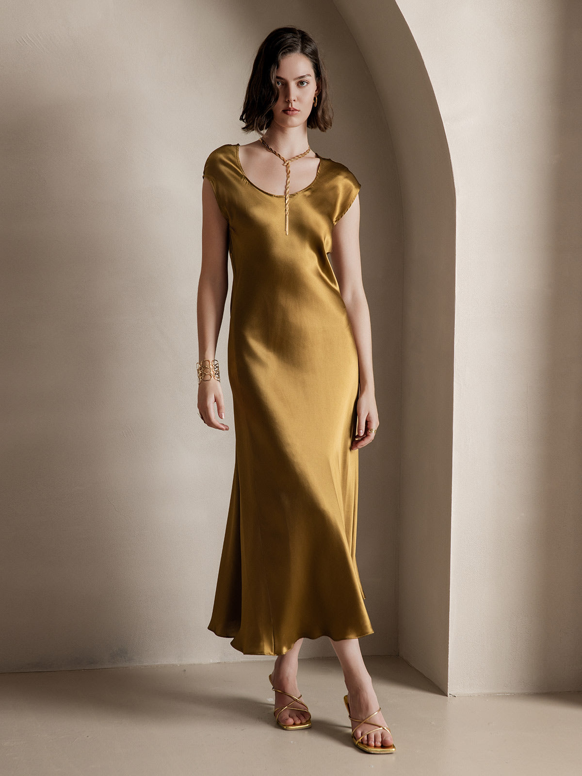 SilkSilky  19Momme Silk Sleeveless Round Neck Dress Brown 005