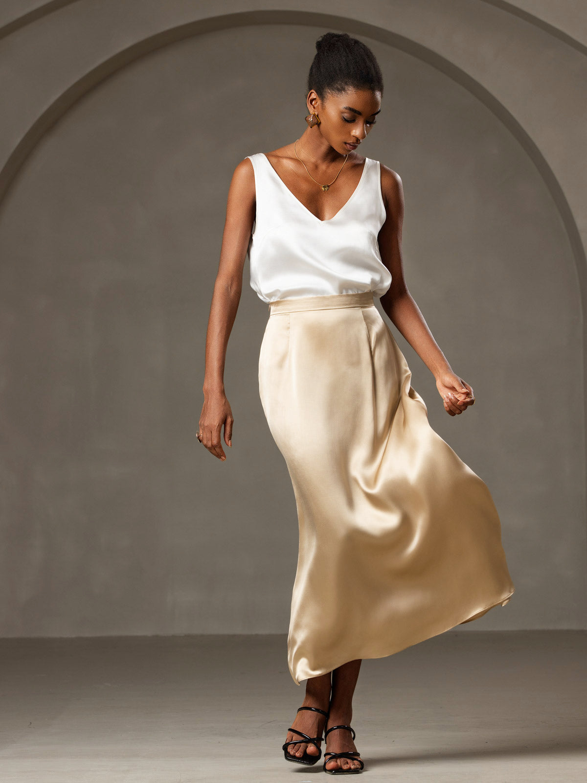[White] SilkSilky  19Momme Silk V Neck Camisole Top 008