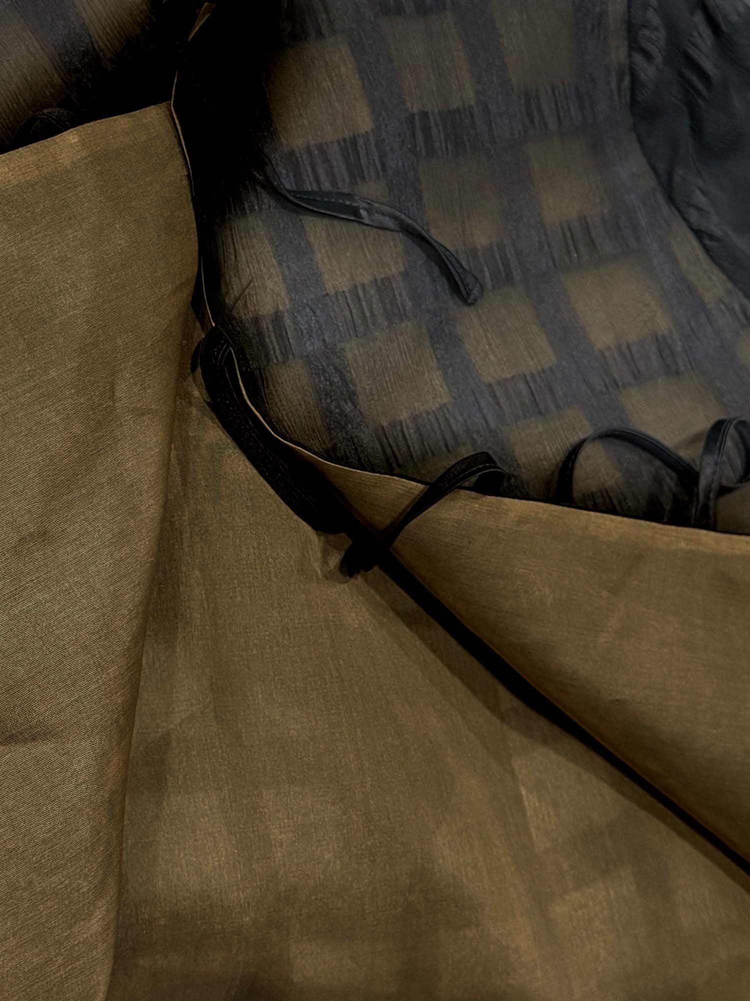 [Black] SilkSilky Pure Silk Long Sleeve Round Neck Blouse 005