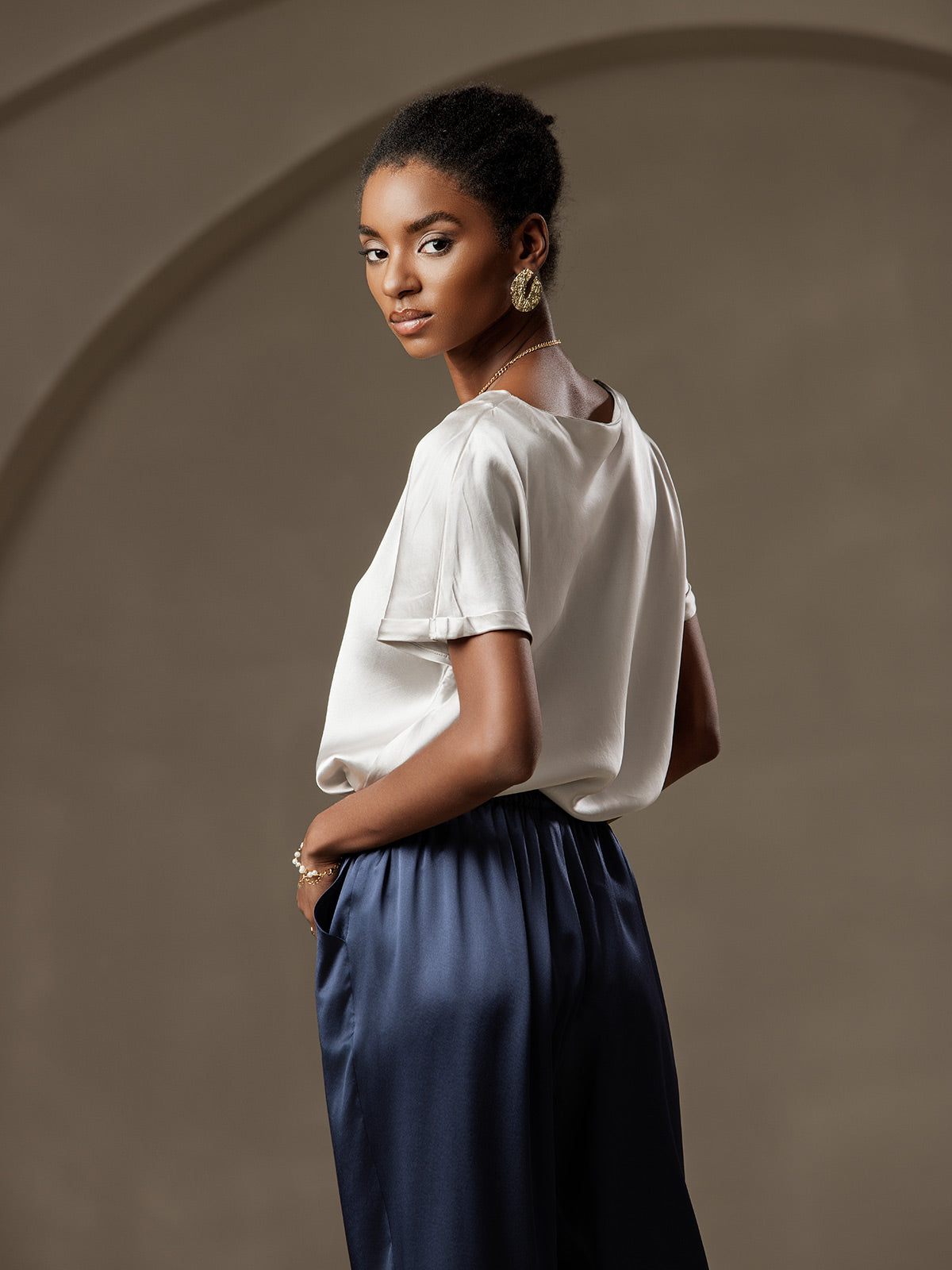 [Light Gray] SilkSilky  19Momme Silk Round Neck Women's T-Shirt 004,