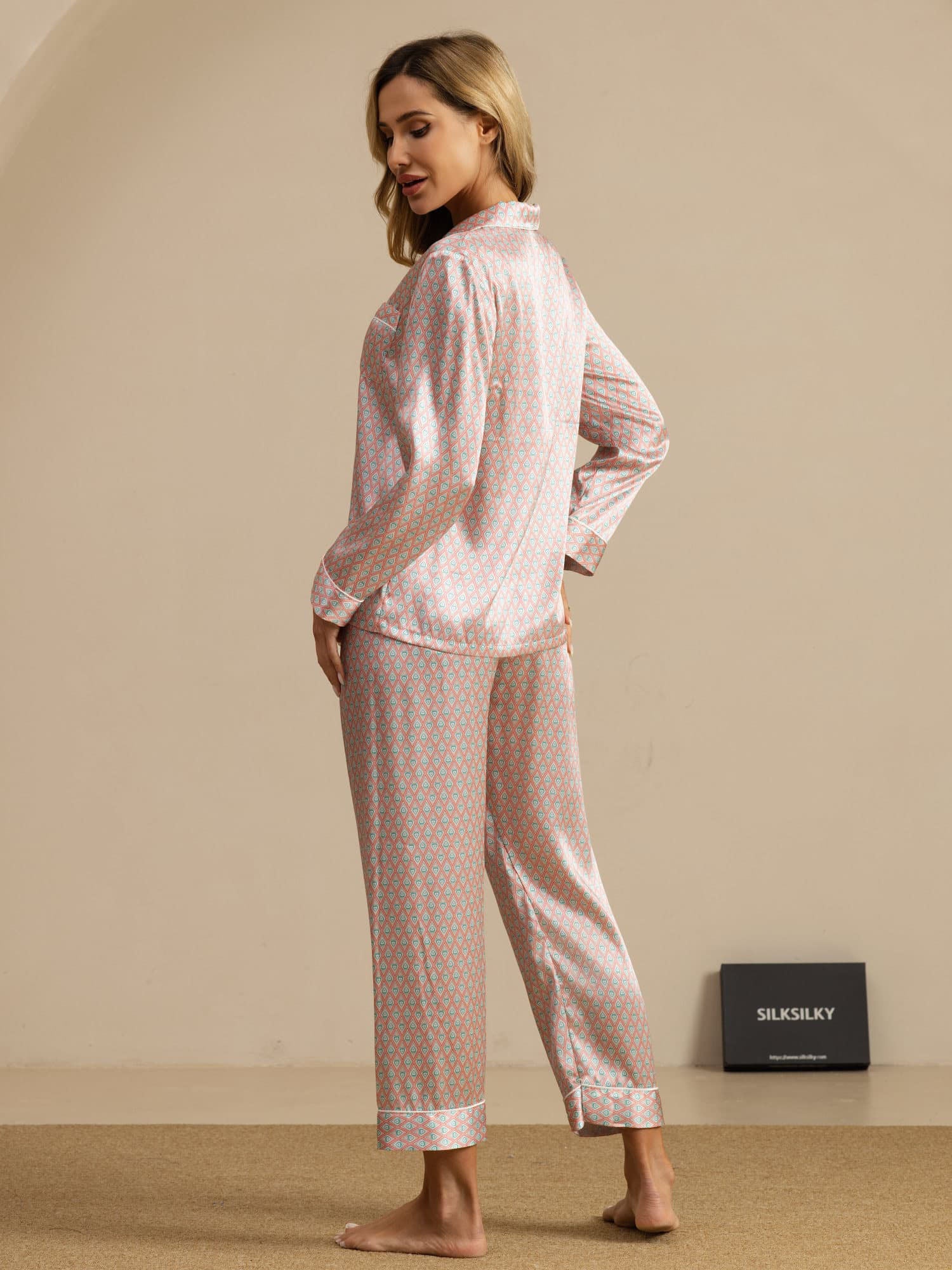 [Pink Heart Geo] SilkSilky  Long Sleeve Notch Collar Women's Pajamas 002