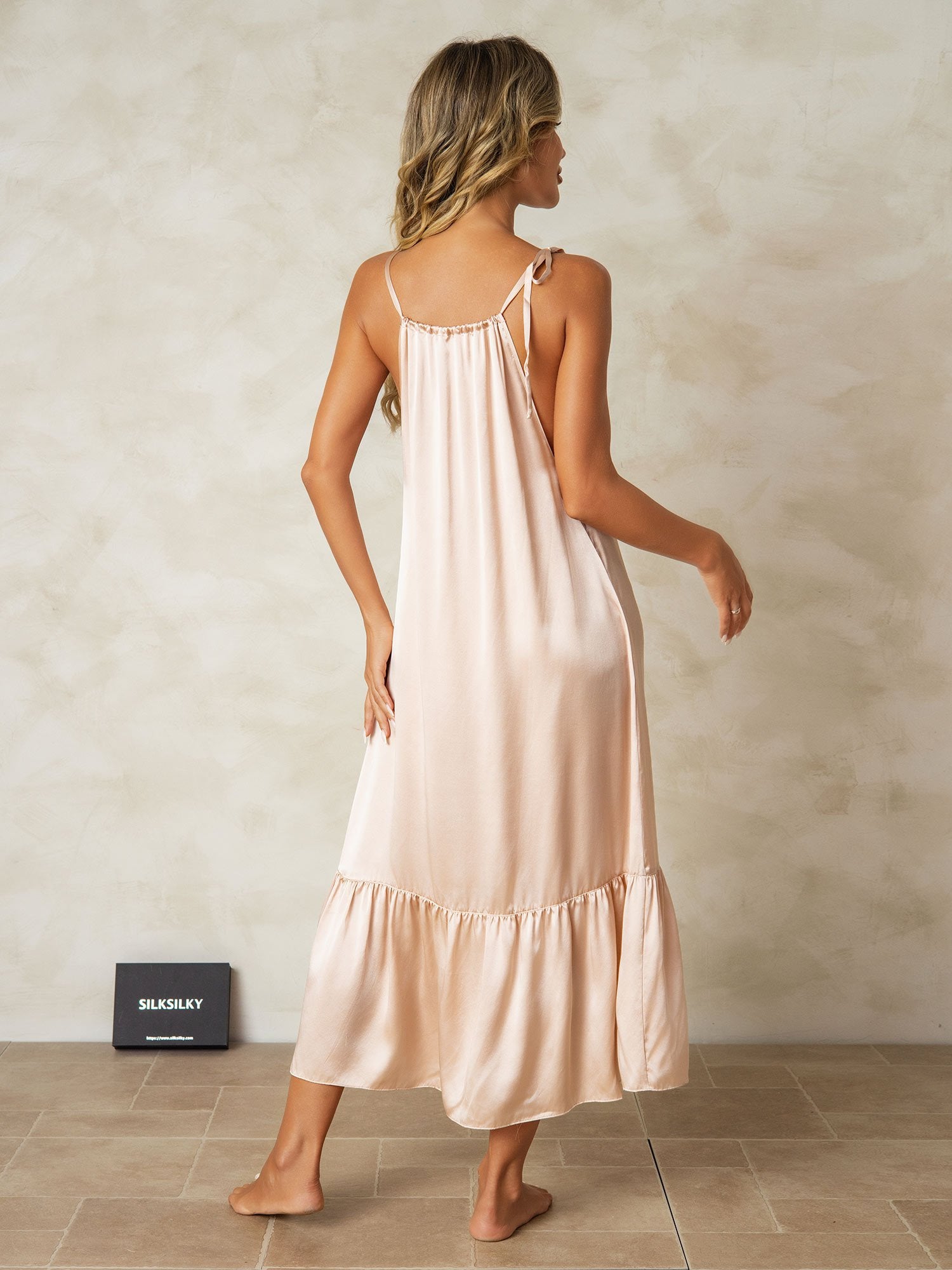 [Tan] SilkSilky Pure Silk Keyhole Neck Nightgown 002