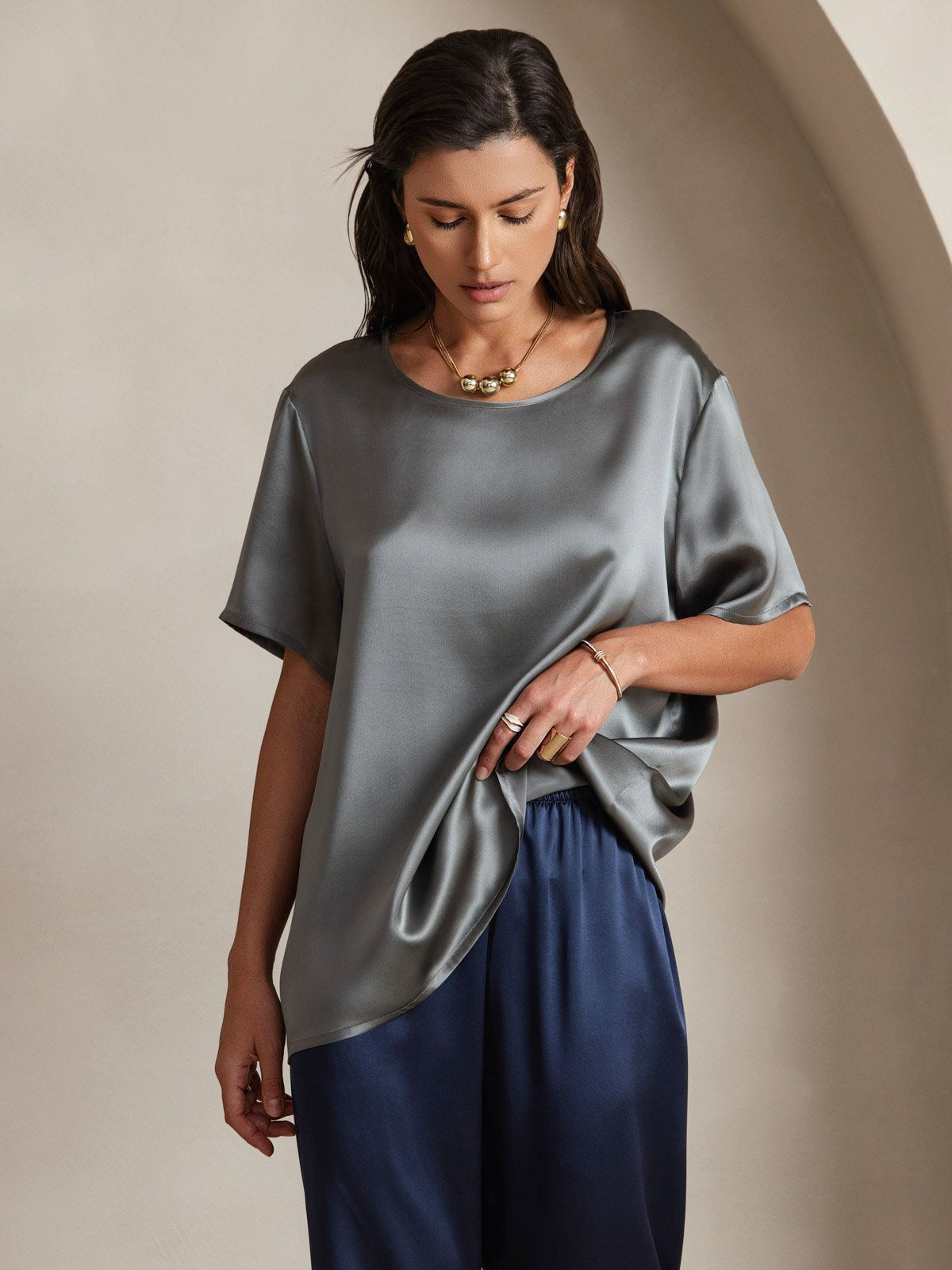 SilkSilky  Pure Silk Short Sleeve Round Neck Women's T-Shirt DarkGray 003