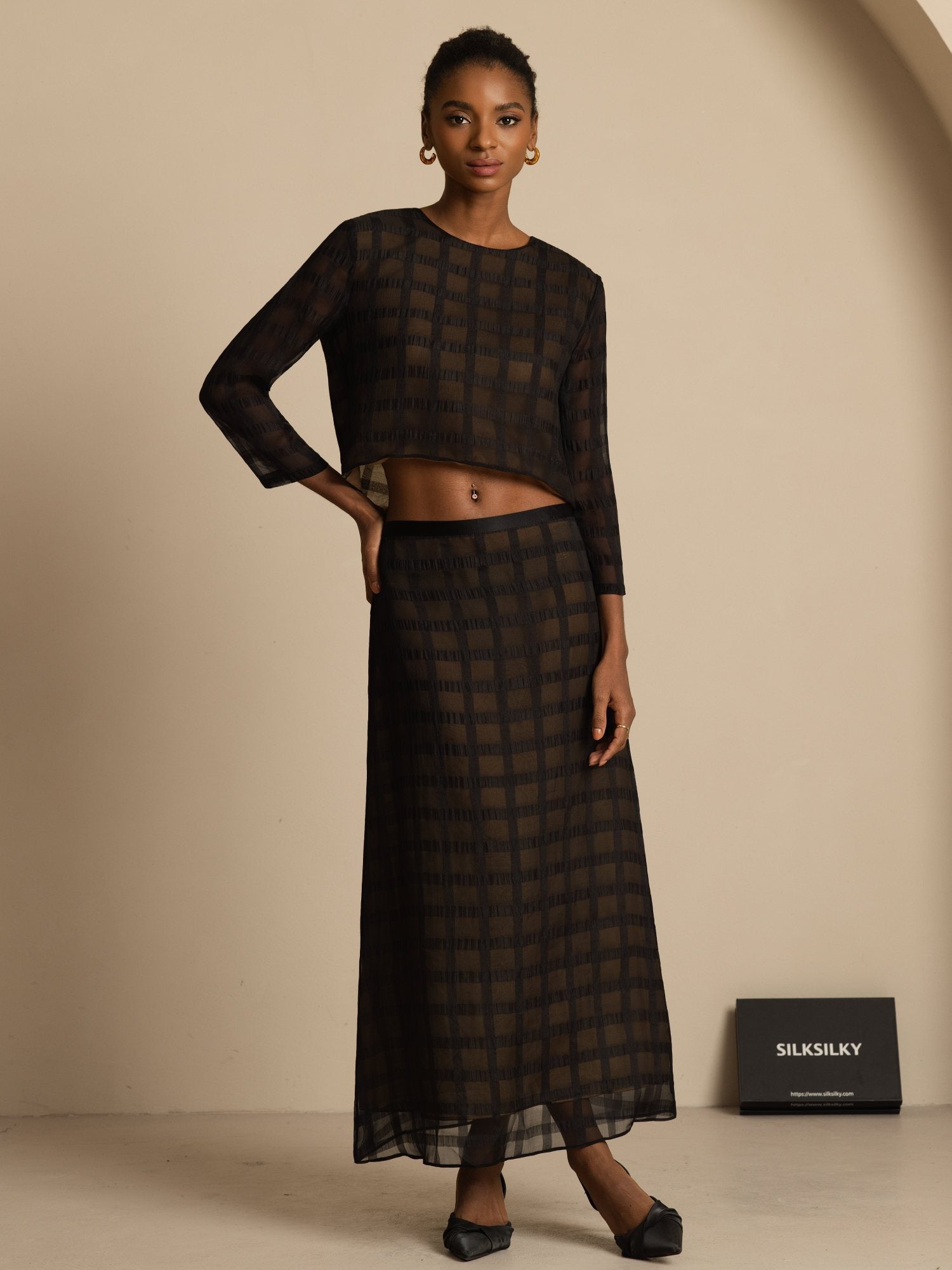 [Black] SilkSilky Pure Silk Long Sleeve Round Neck Blouse 008