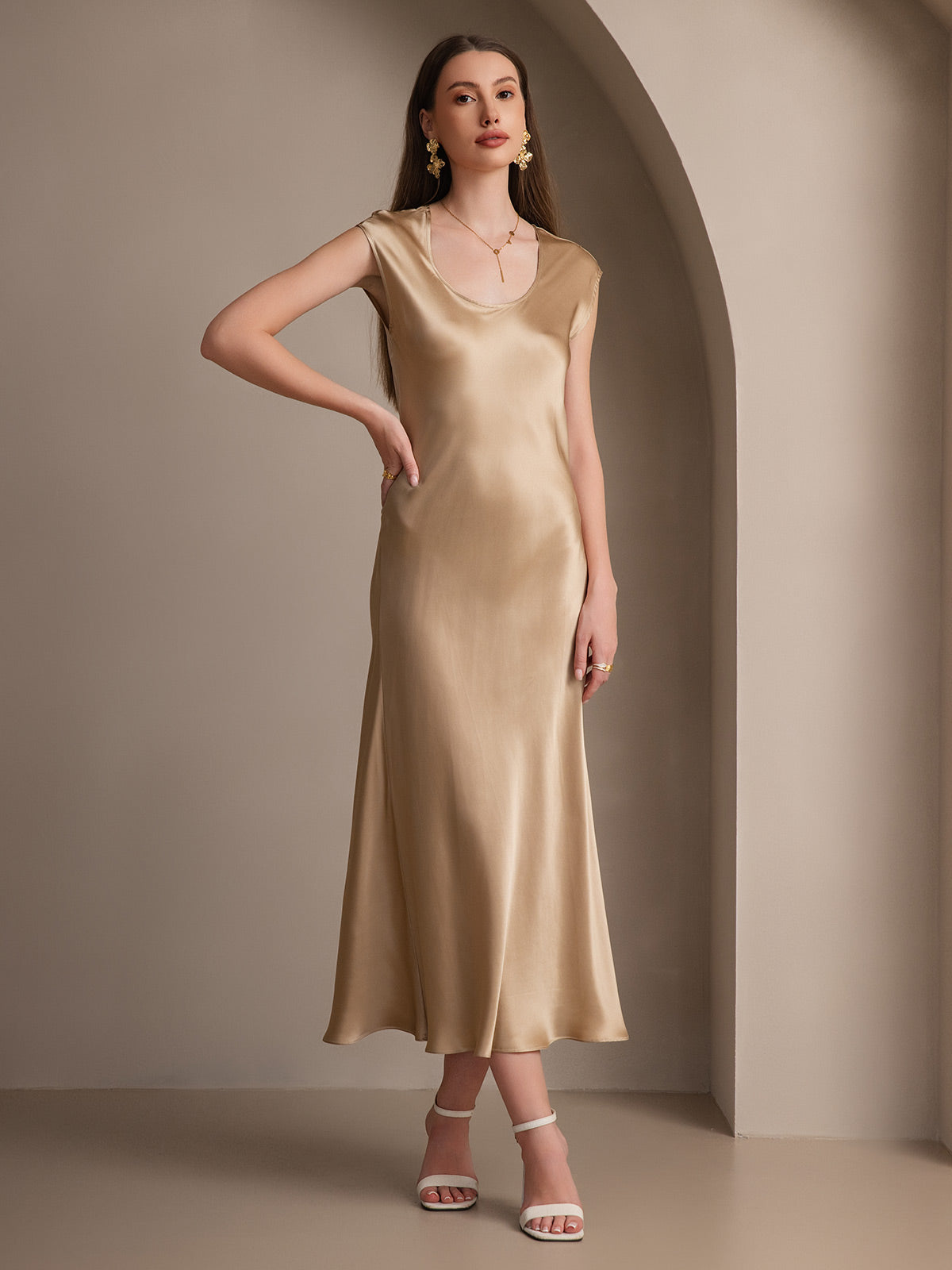 SilkSilky  19Momme Silk Sleeveless Round Neck Dress Champagne 001