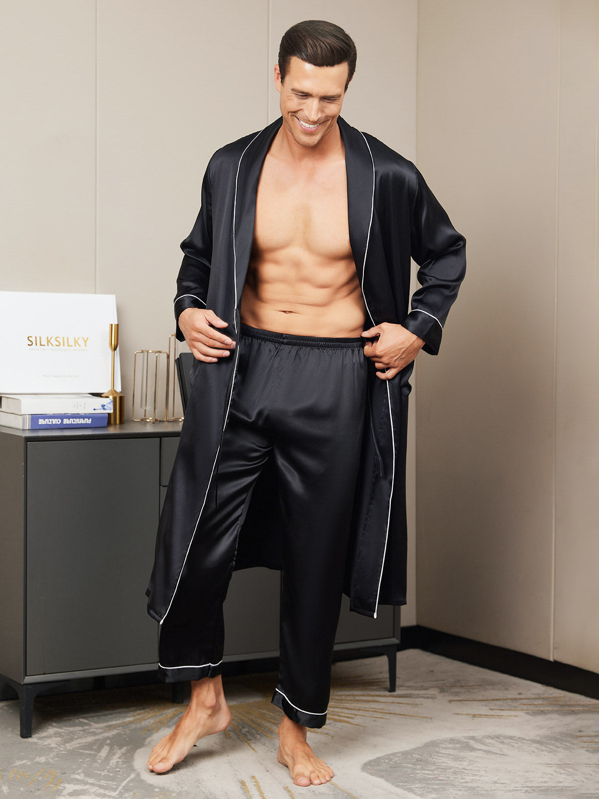 SilkSilky US Pure Silk Long Sleeve Lapel Men's Robe Black 002