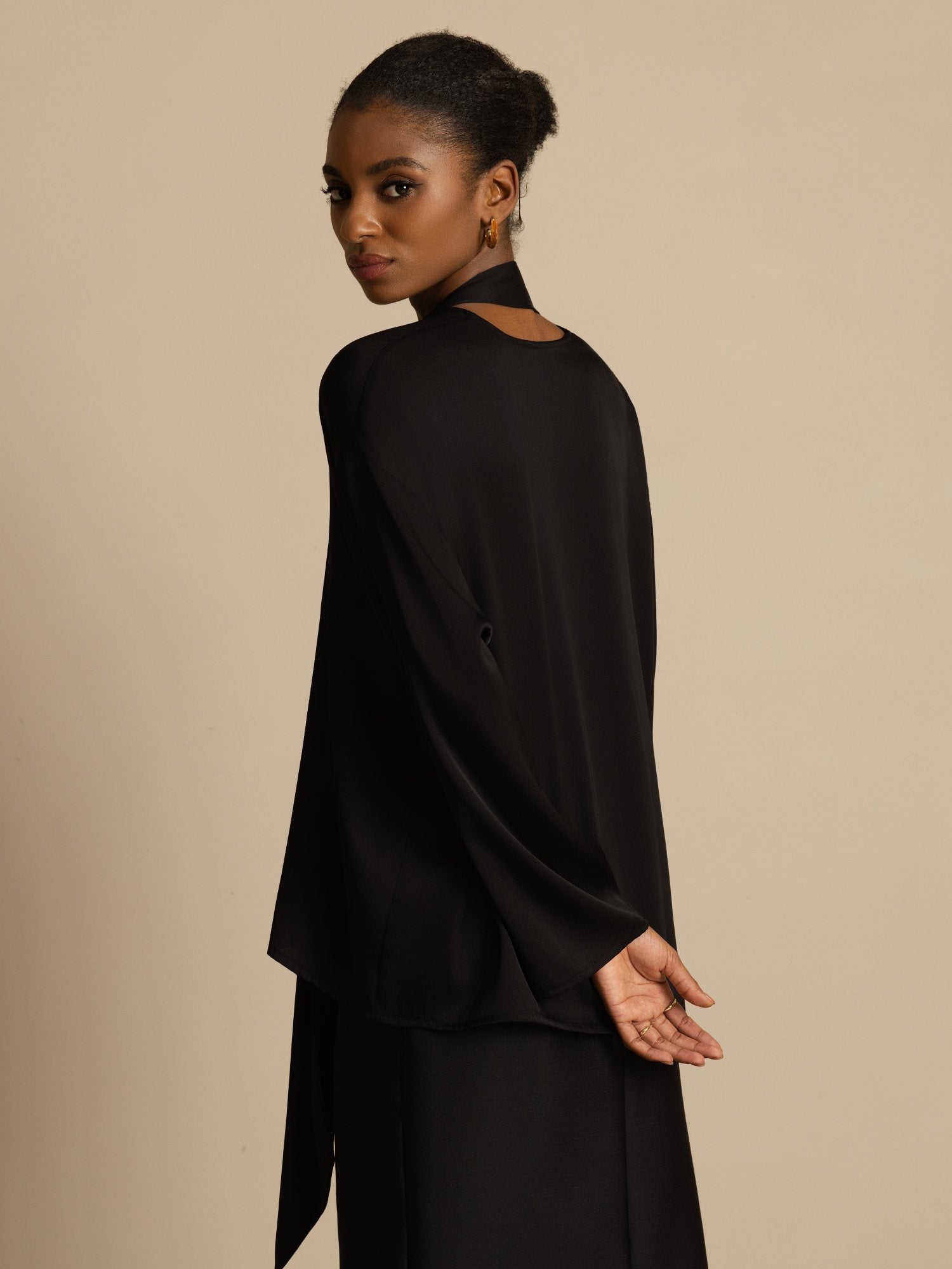 [Black] SilkSilky 19Momme Silk Long Sleeve V Neck Blouse 002