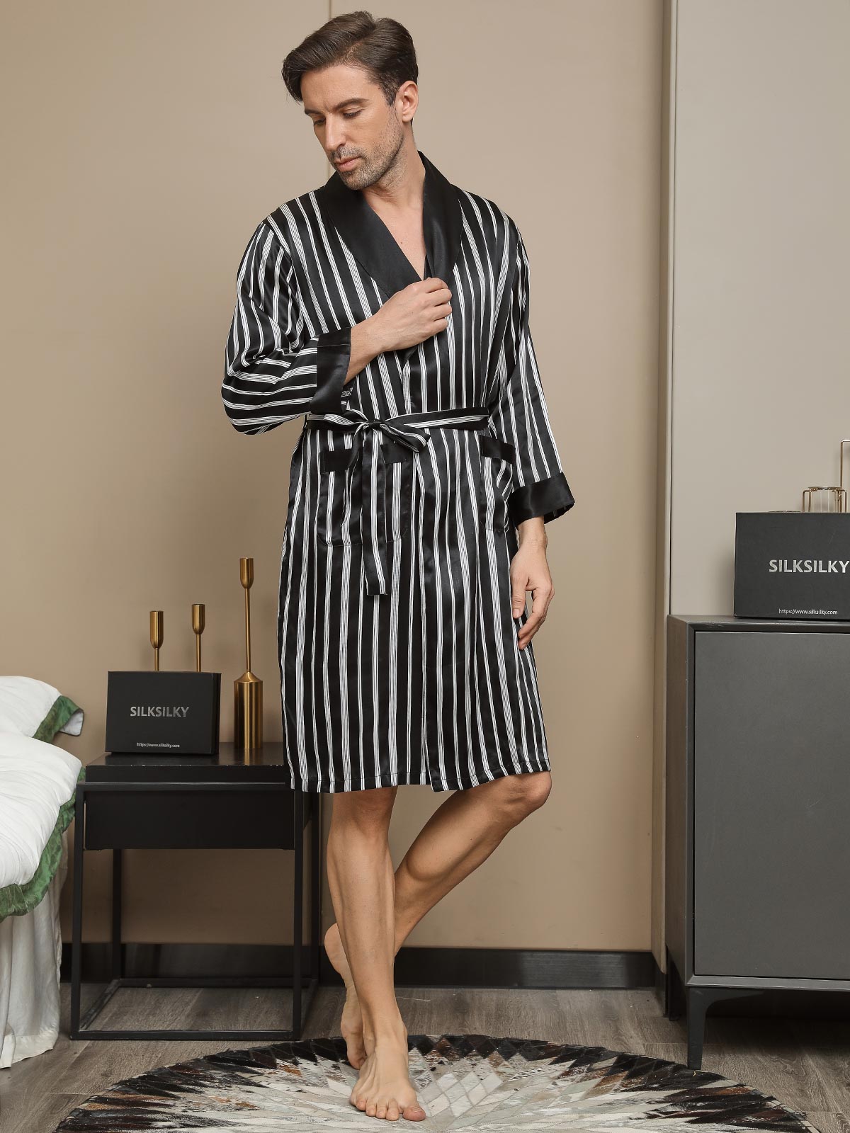 SilkSilky US Pure Silk Long Sleeve Mens Robe Black 005