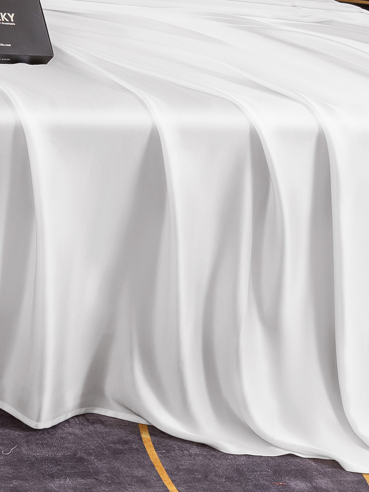 [White] SilkSilky  22Momme Pure Silk Sheet 004