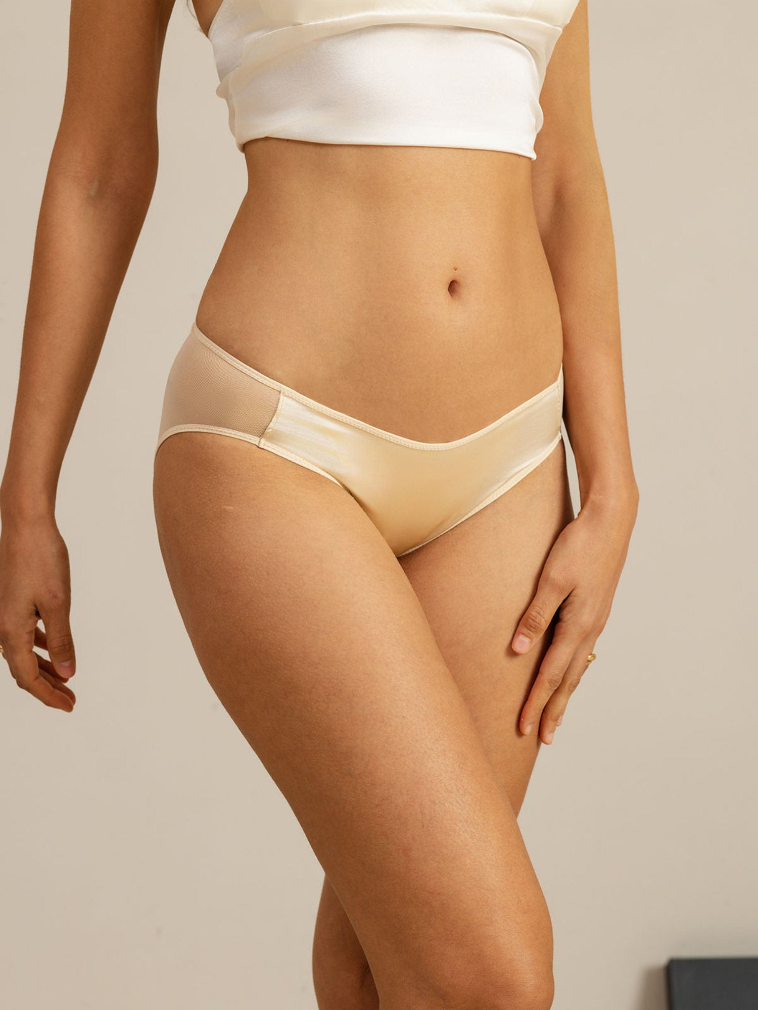 [Champagne] SilkSilky  19Momme Stretch Silk Charmeuse Panty 001