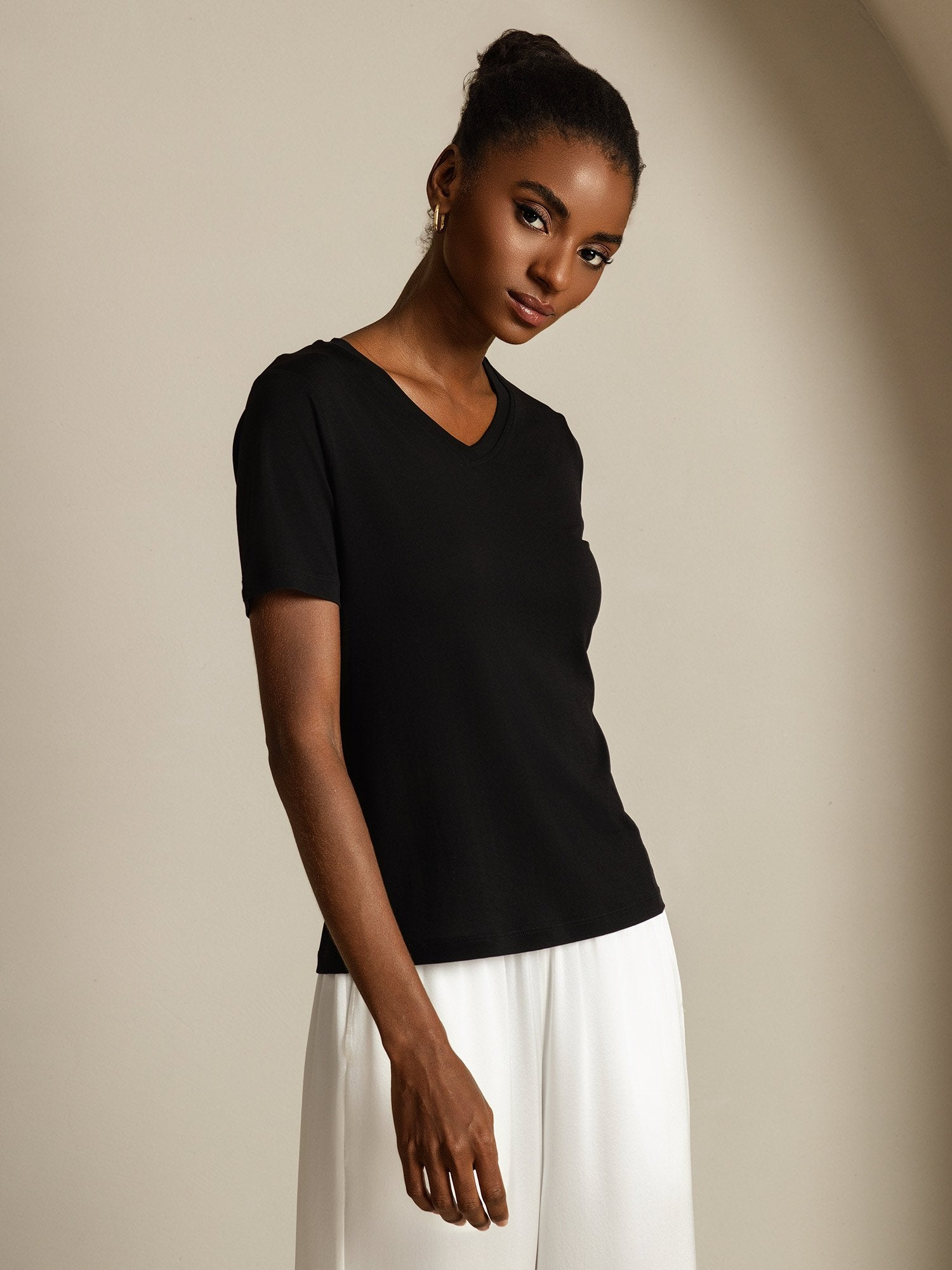 [Black] SilkSilky Pure Silk V Neck Women's T-Shirt 003