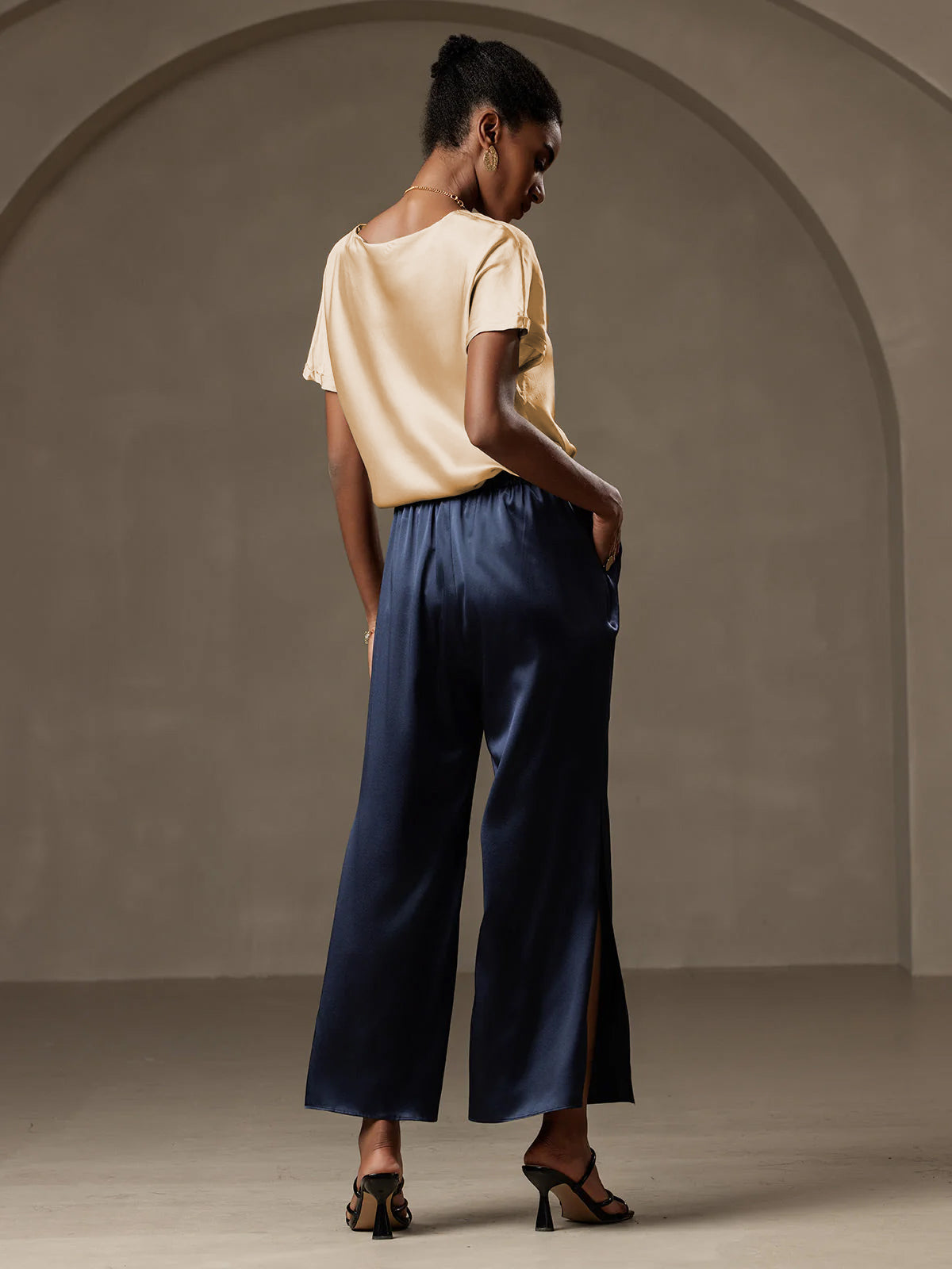 [Champagne] SilkSilky  19Momme Silk Round Neck Women's T-Shirt 006