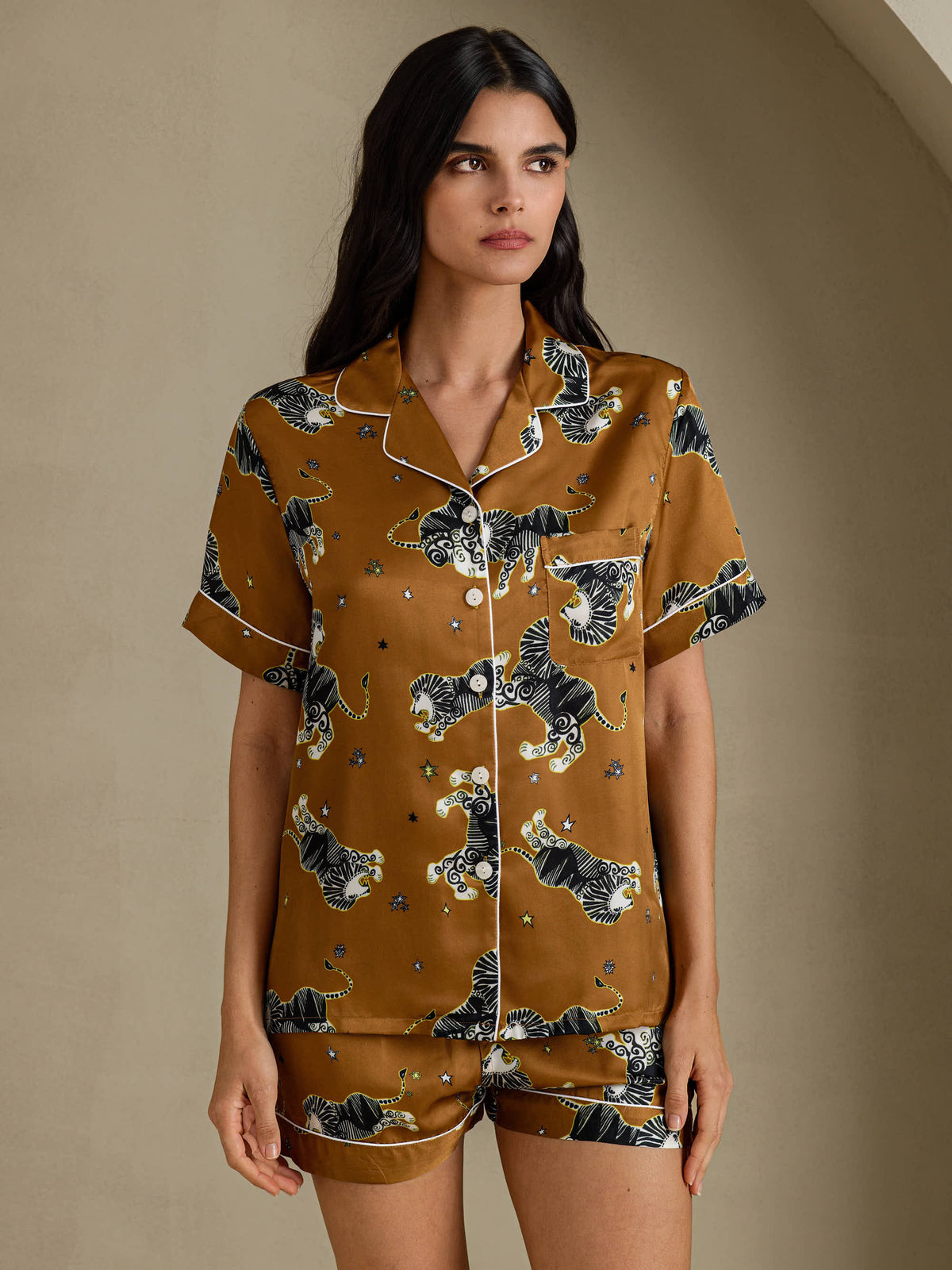 [Brown Lion] SilkSilky Short Sleeve Notch Collar Women's Pajamas 001