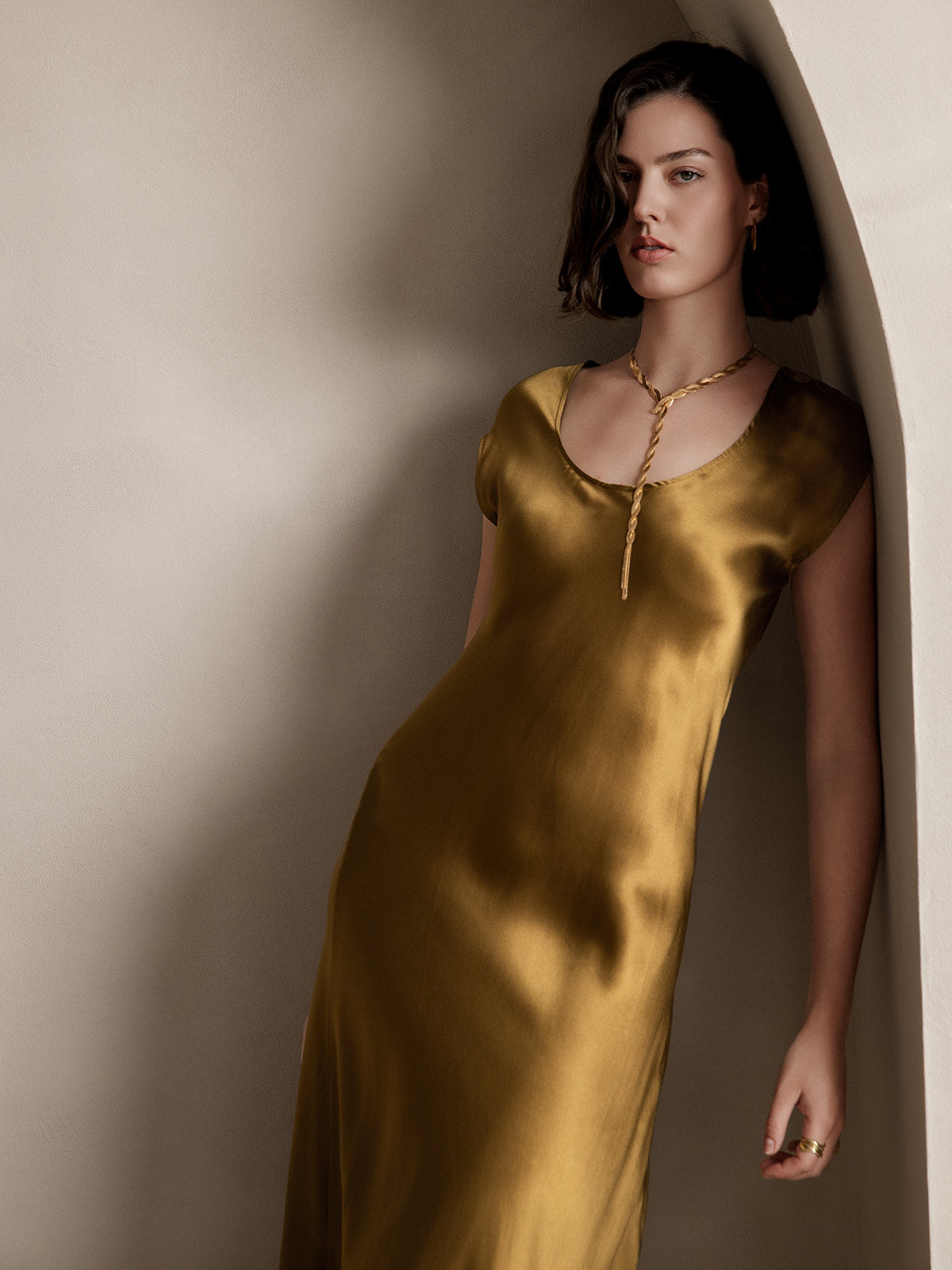 SilkSilky  19Momme Silk Sleeveless Round Neck Dress Brown 004