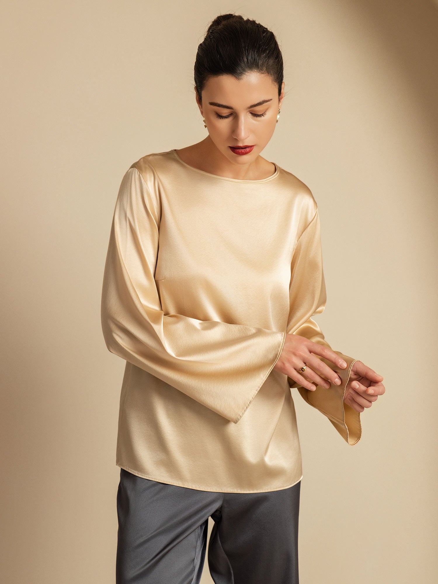 [Champagne] SilkSilky  19Momme Silk Round Neck Women's T-Shirt 003