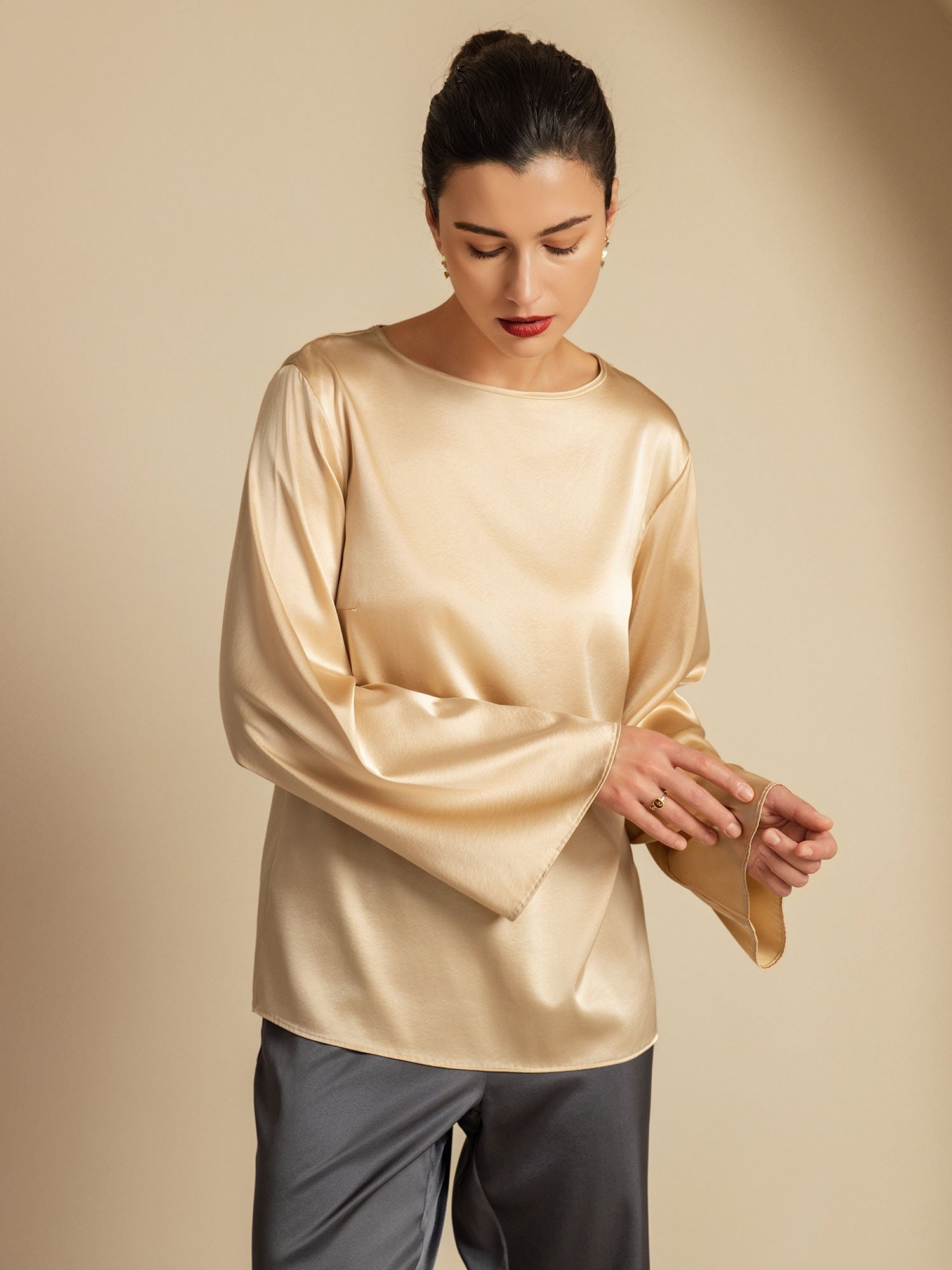 [Champagne] SilkSilky  19Momme Silk Round Neck Women's T-Shirt 003,