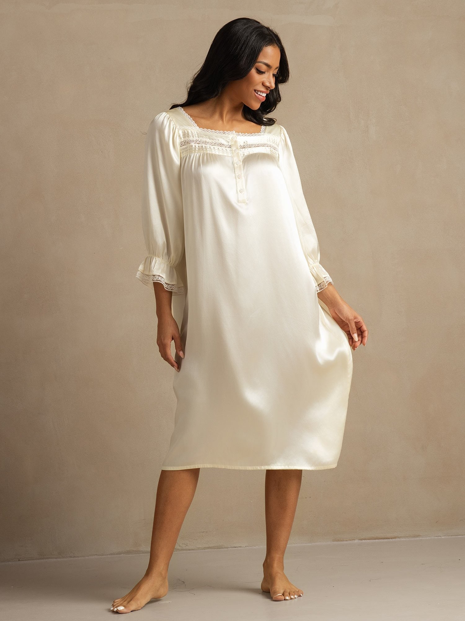 [White] SilkSilky Pure Silk Square Neck Nightgown 001