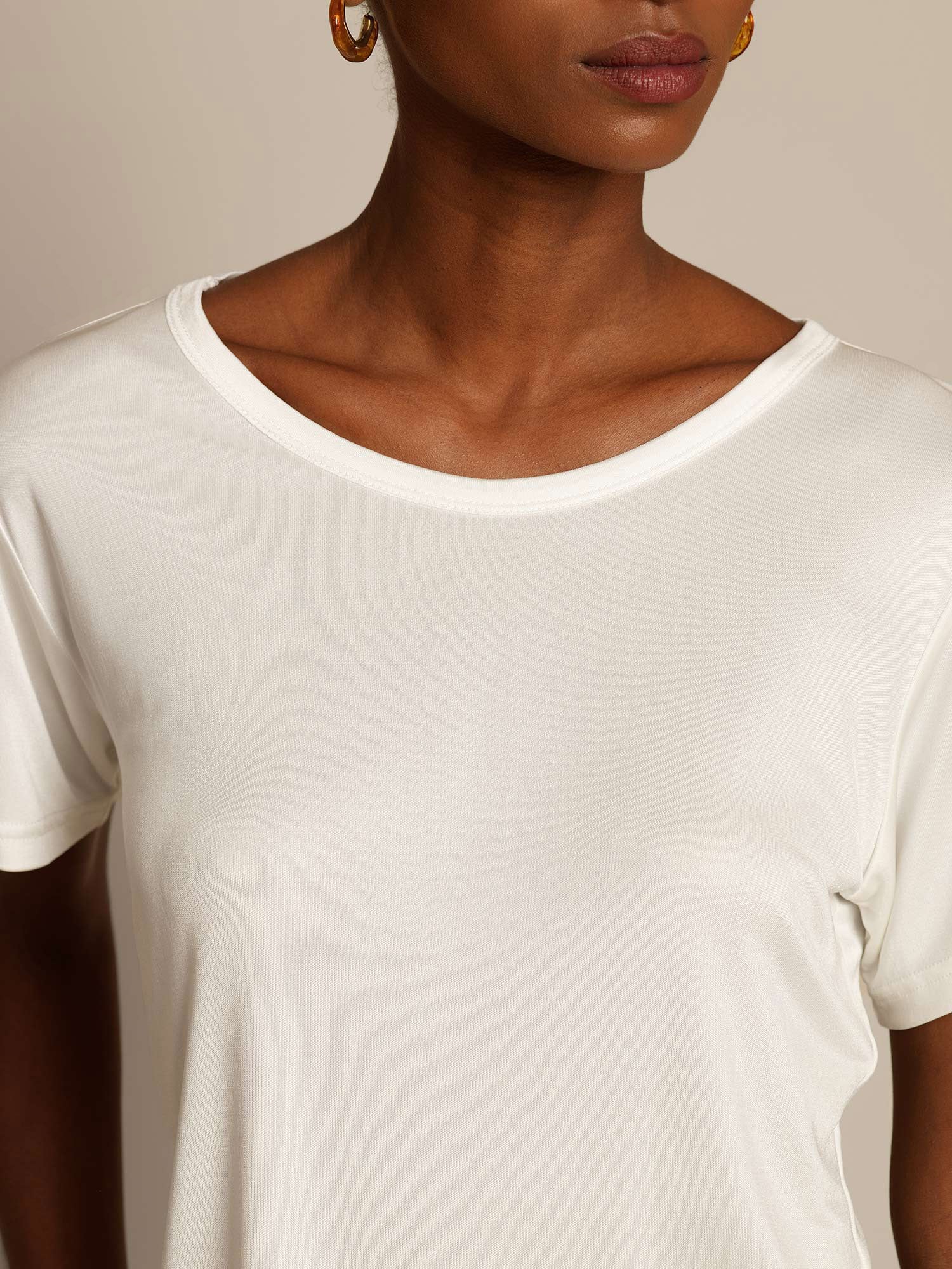 [White] SilkSilky  Silk Knitted Round Neck Women's T-Shirt 004,