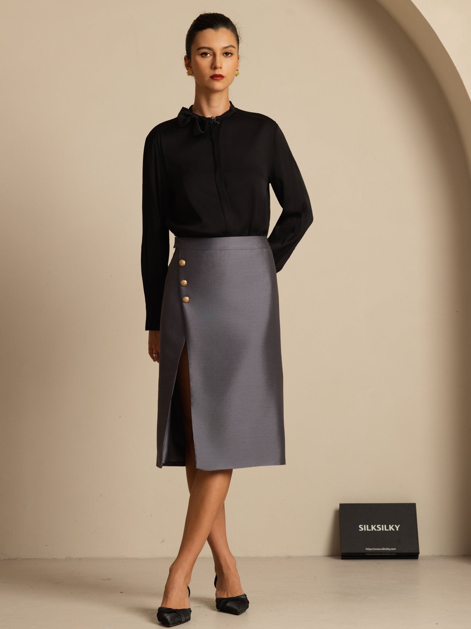 [Black] SilkSilky 19Momme Silk Long Sleeve Collar Blouse 007