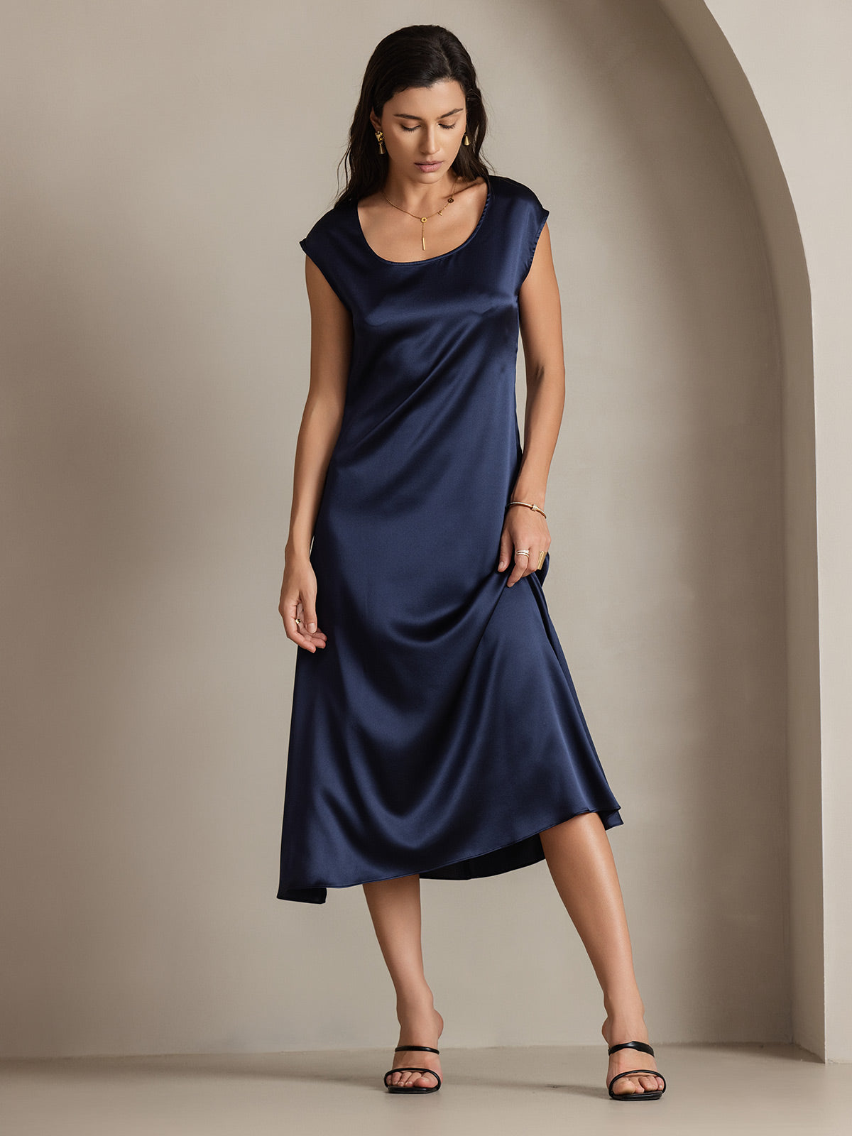 SilkSilky  19Momme Silk Sleeveless Round Neck Dress DarkBlue 004