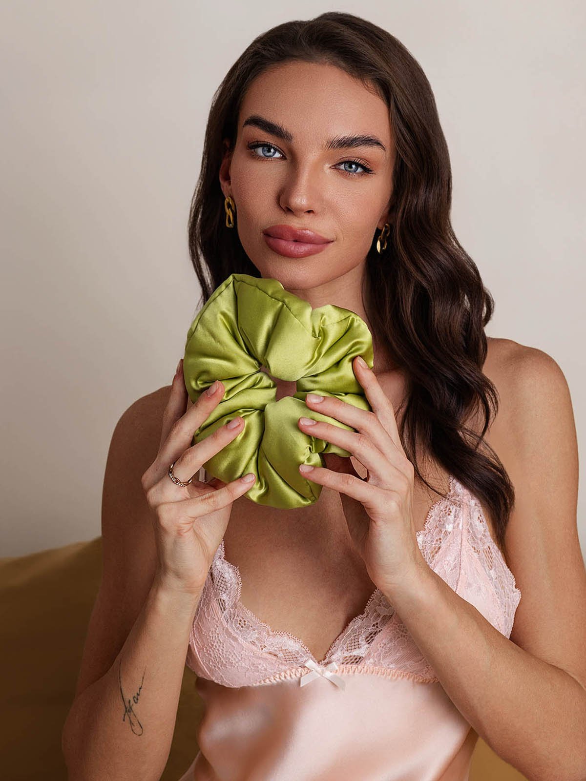 [Green] SilkSilky  Pure Silk Scrunchie 001