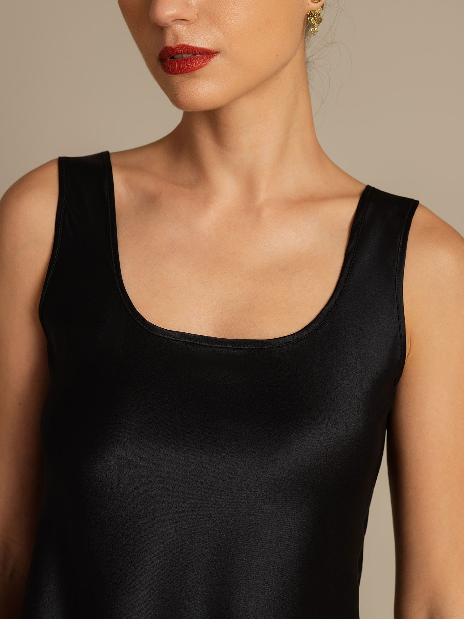 [Black] SilkSilky  19Momme Silk U Neck Camisole Top 006,