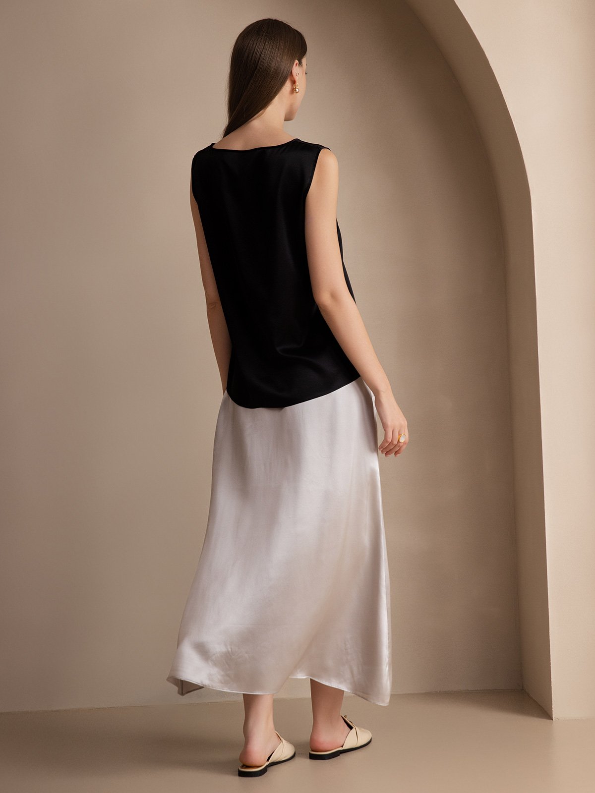 [Black] SilkSilky  19Momme Silk Round Neck Camisole Top 004