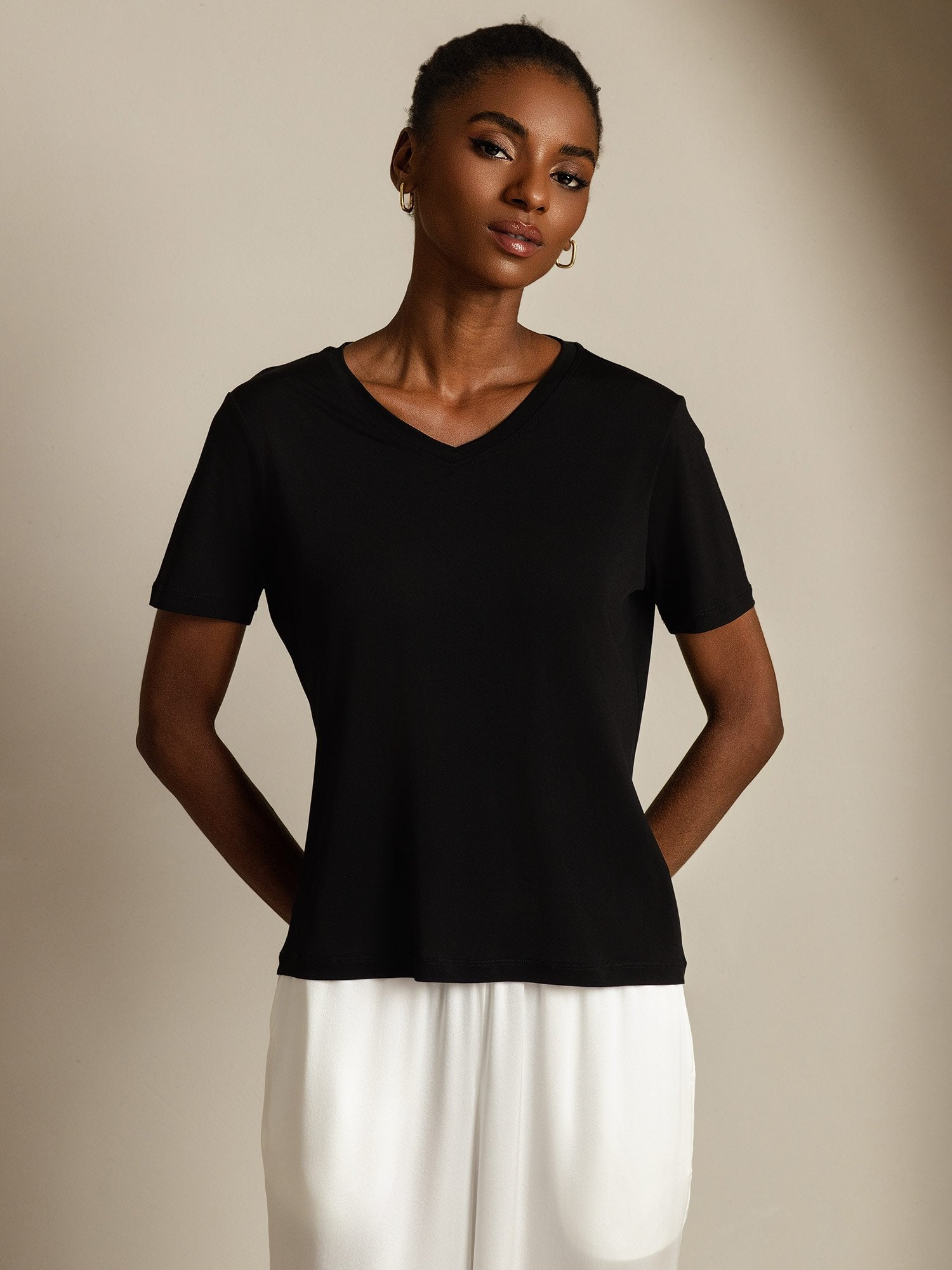 [Black] SilkSilky Pure Silk V Neck Women's T-Shirt 001