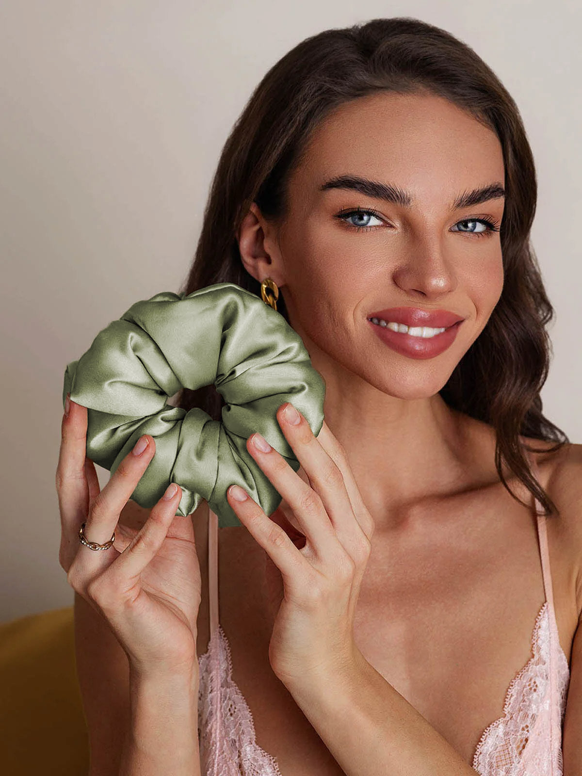 [Light Green] SilkSilky  Pure Silk Scrunchie 002
