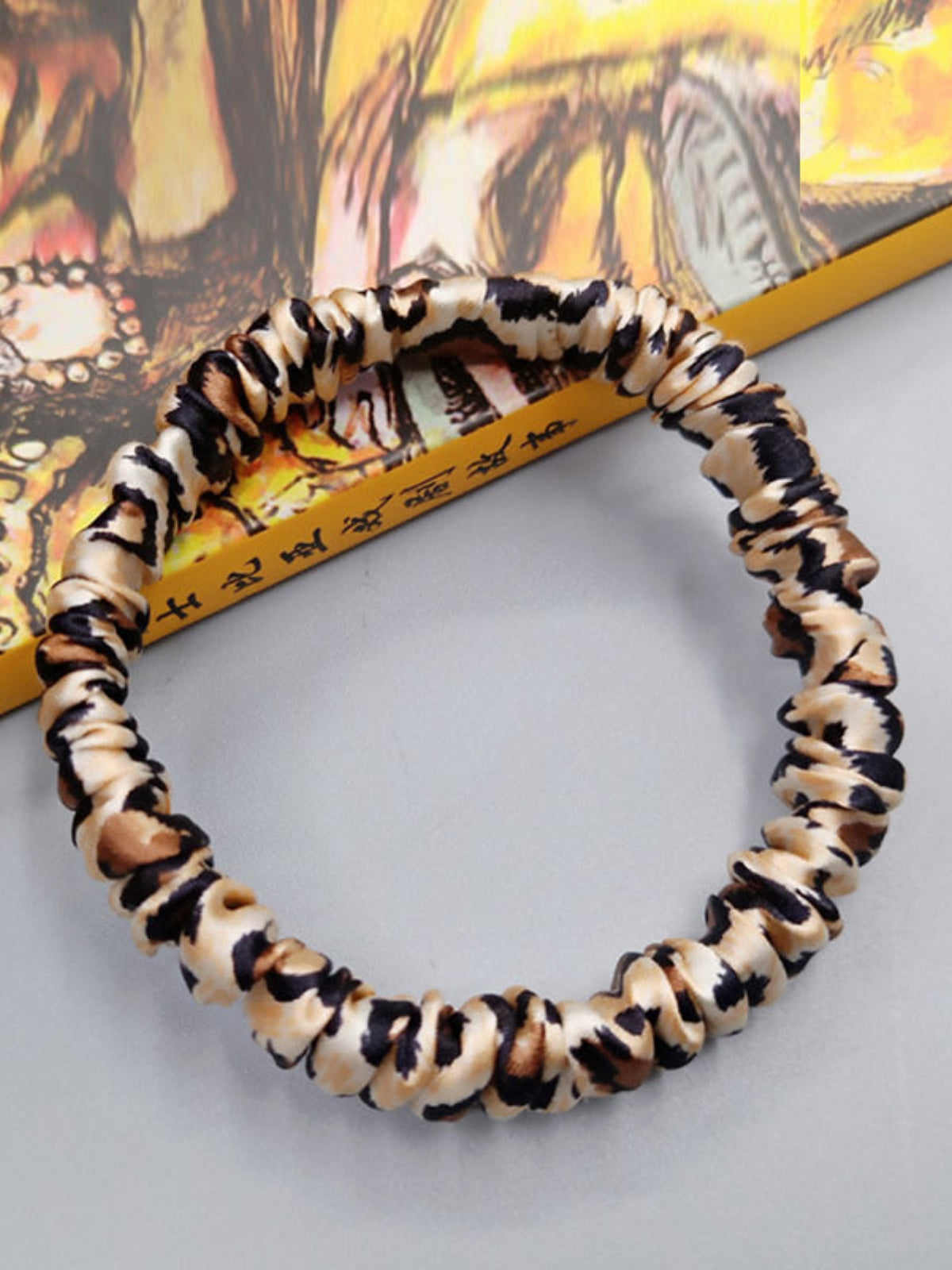 SilkSilky  19Momme Pure Silk Scrunchie Leopard 004