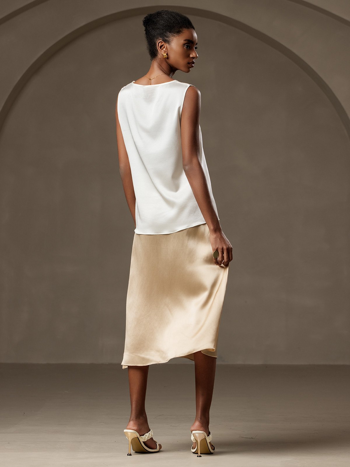 [White] SilkSilky  19Momme Silk Round Neck Camisole Top 002