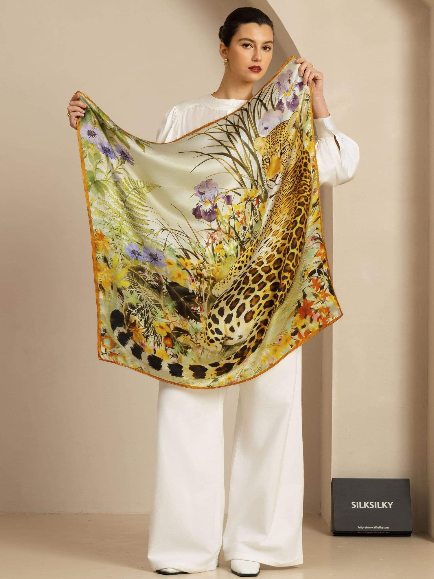 トップス YOSHUYUKI Silk Scarf Patterned Satin Top Pure Silk Leopard & Floral Scarf - Size 90x90cm – SILKSILKY